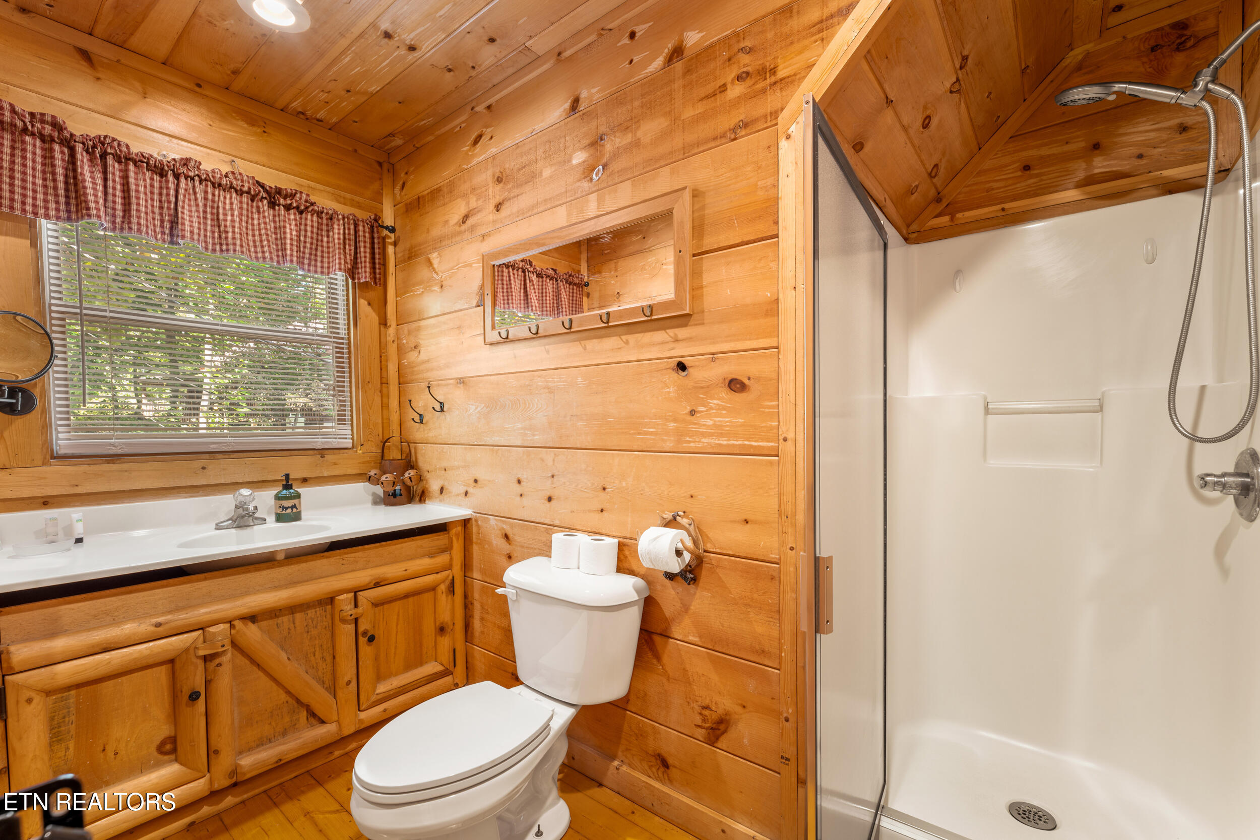 2404 Balsam Circle Sevierville TN 37876
