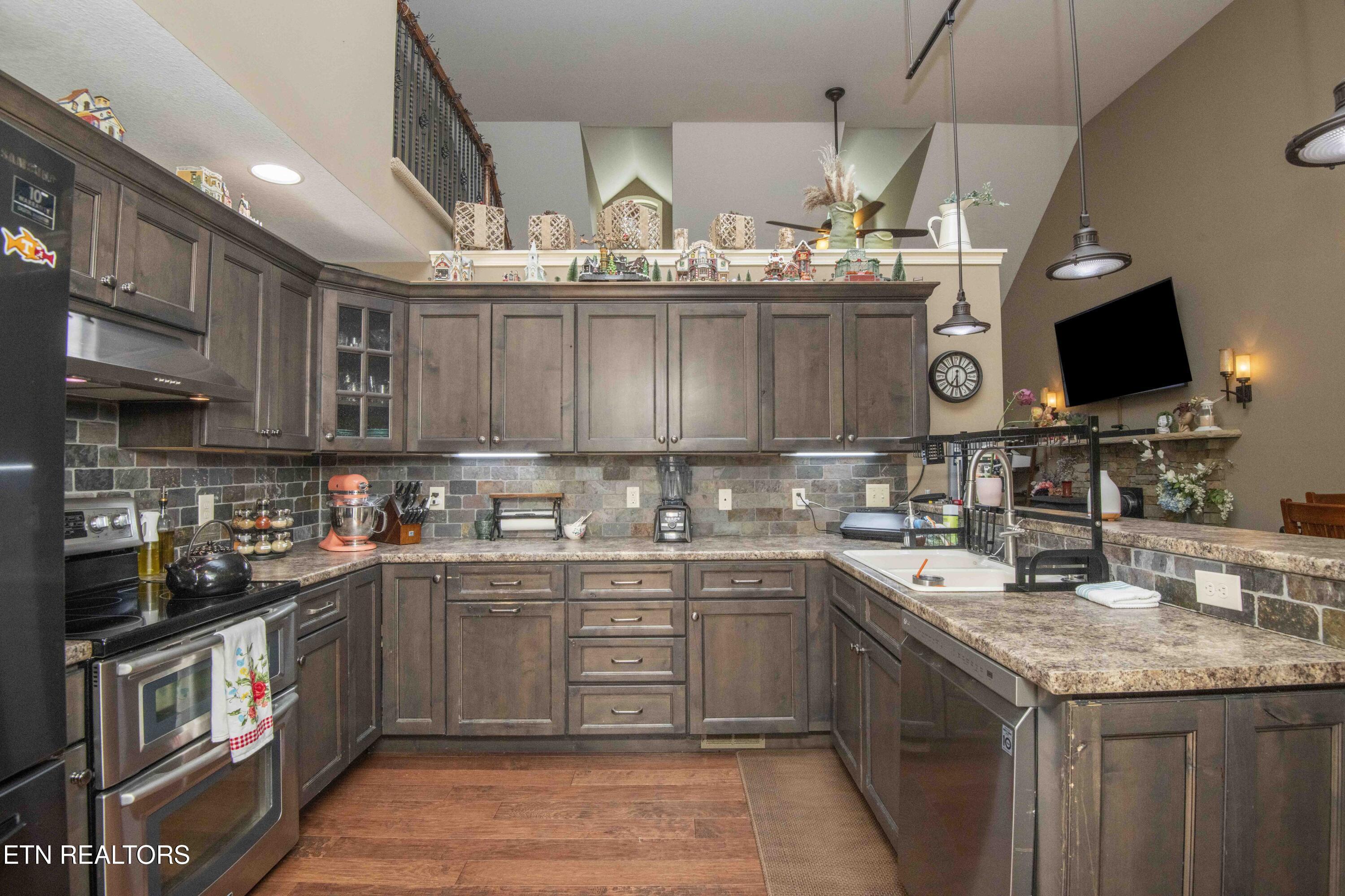 9915 Smoky Row Road Strawberry Plains TN 37871