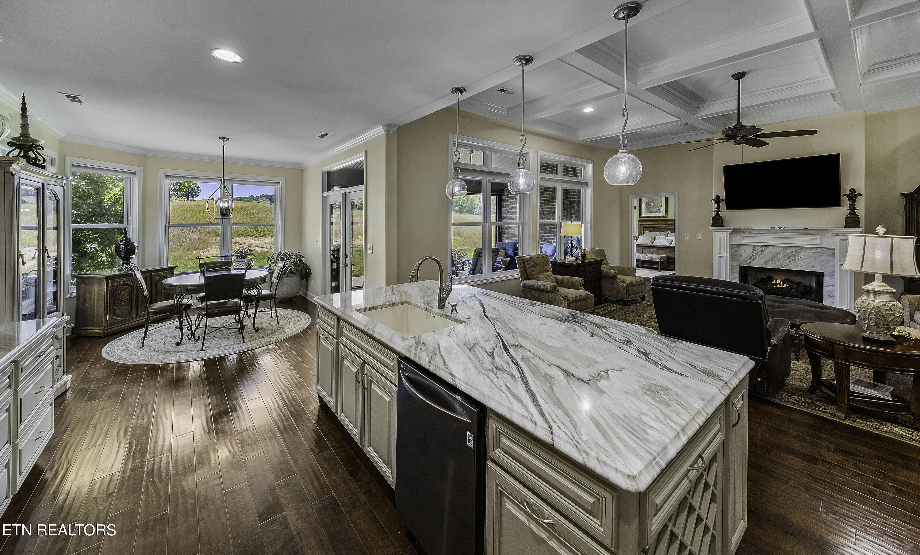 1099 Buckhorn Way Loudon TN 37774
