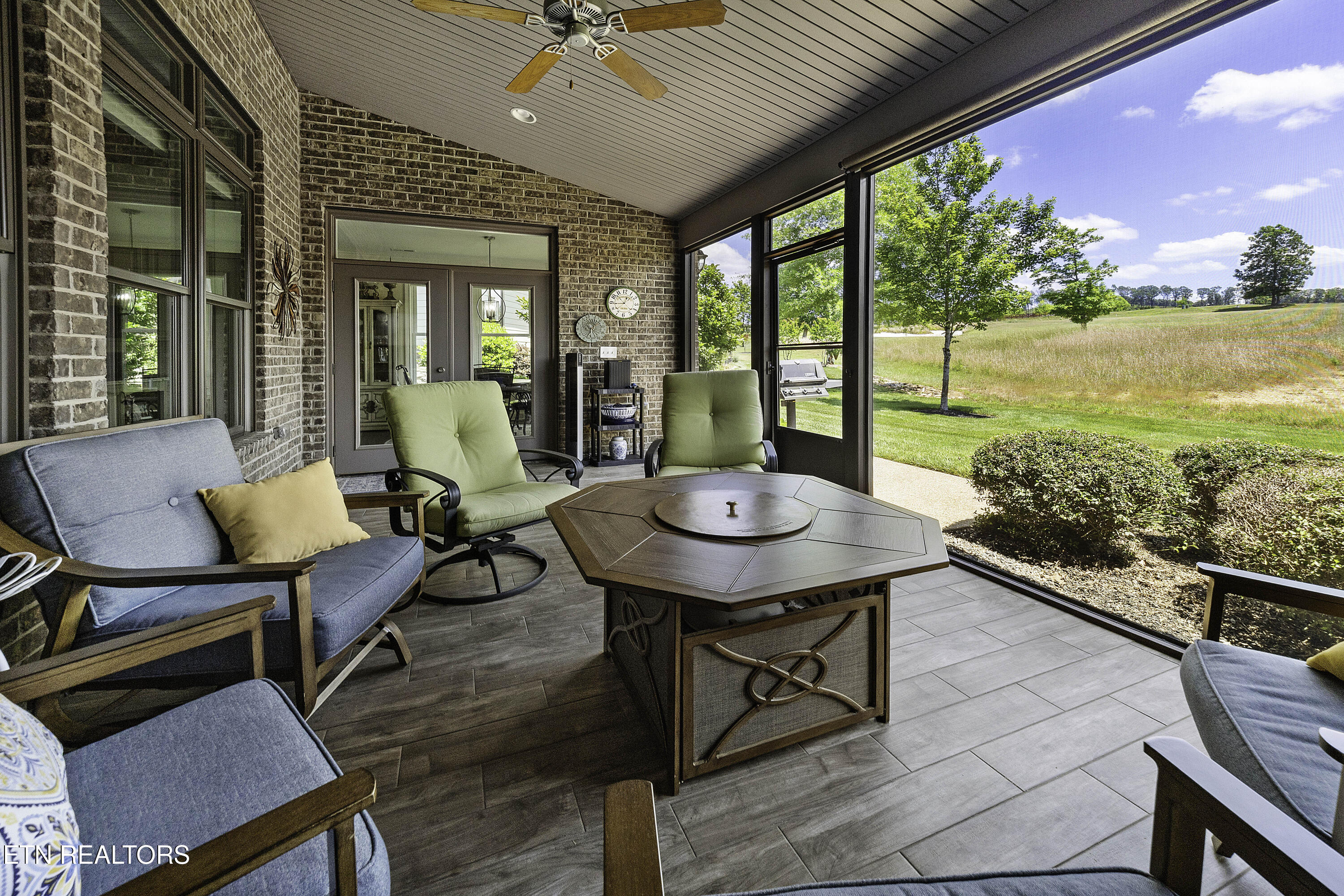 1099 Buckhorn Way Loudon TN 37774