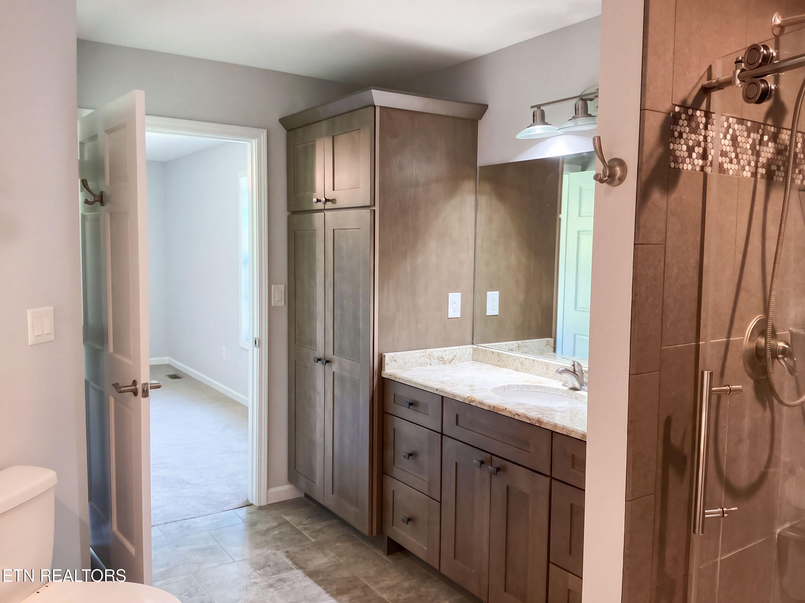 237 N Glen Road Maynardville TN 37807