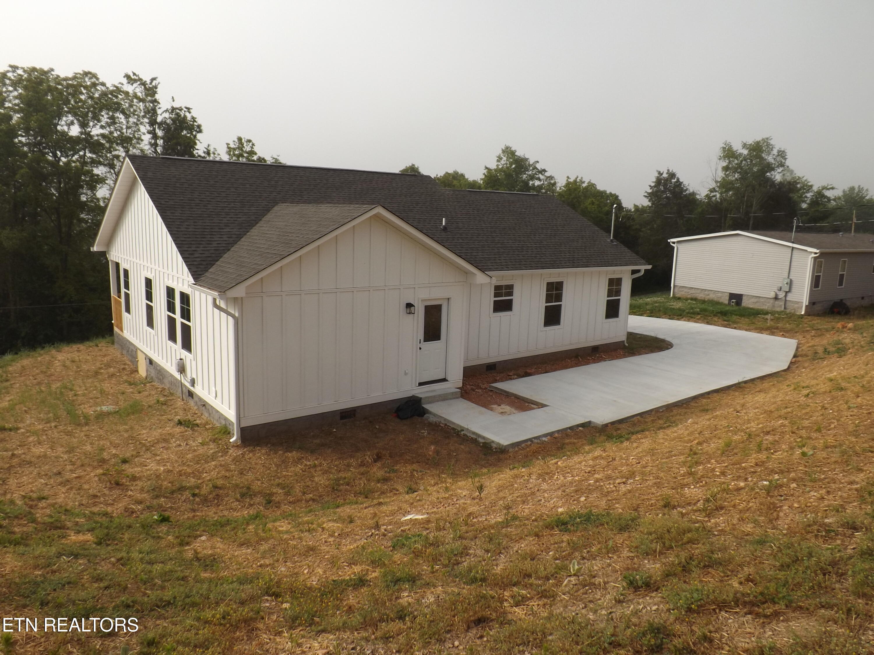 328 Wilson Hurst Street Tazewell TN 37879