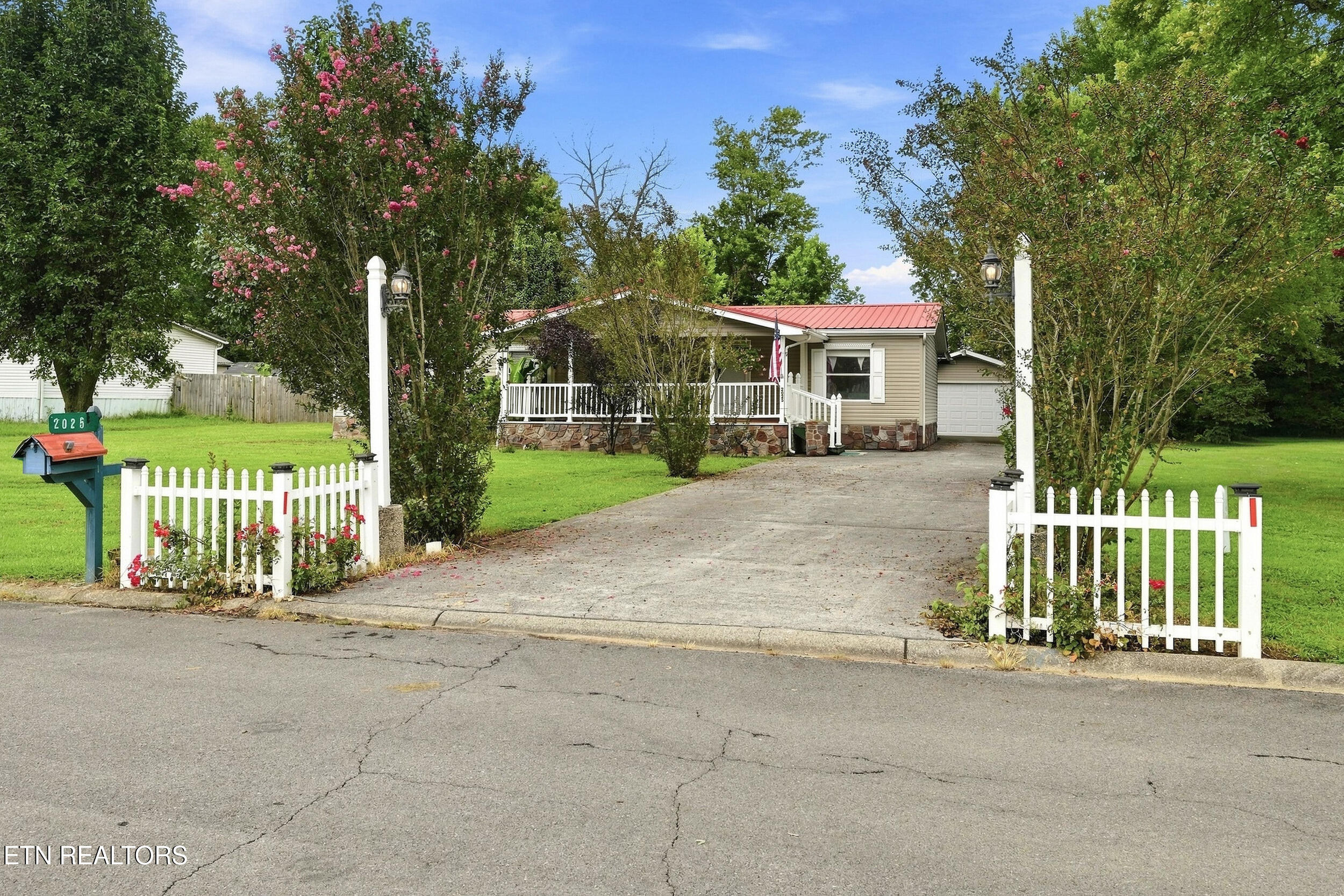 2025 River Meadows Drive Sevierville TN 37876