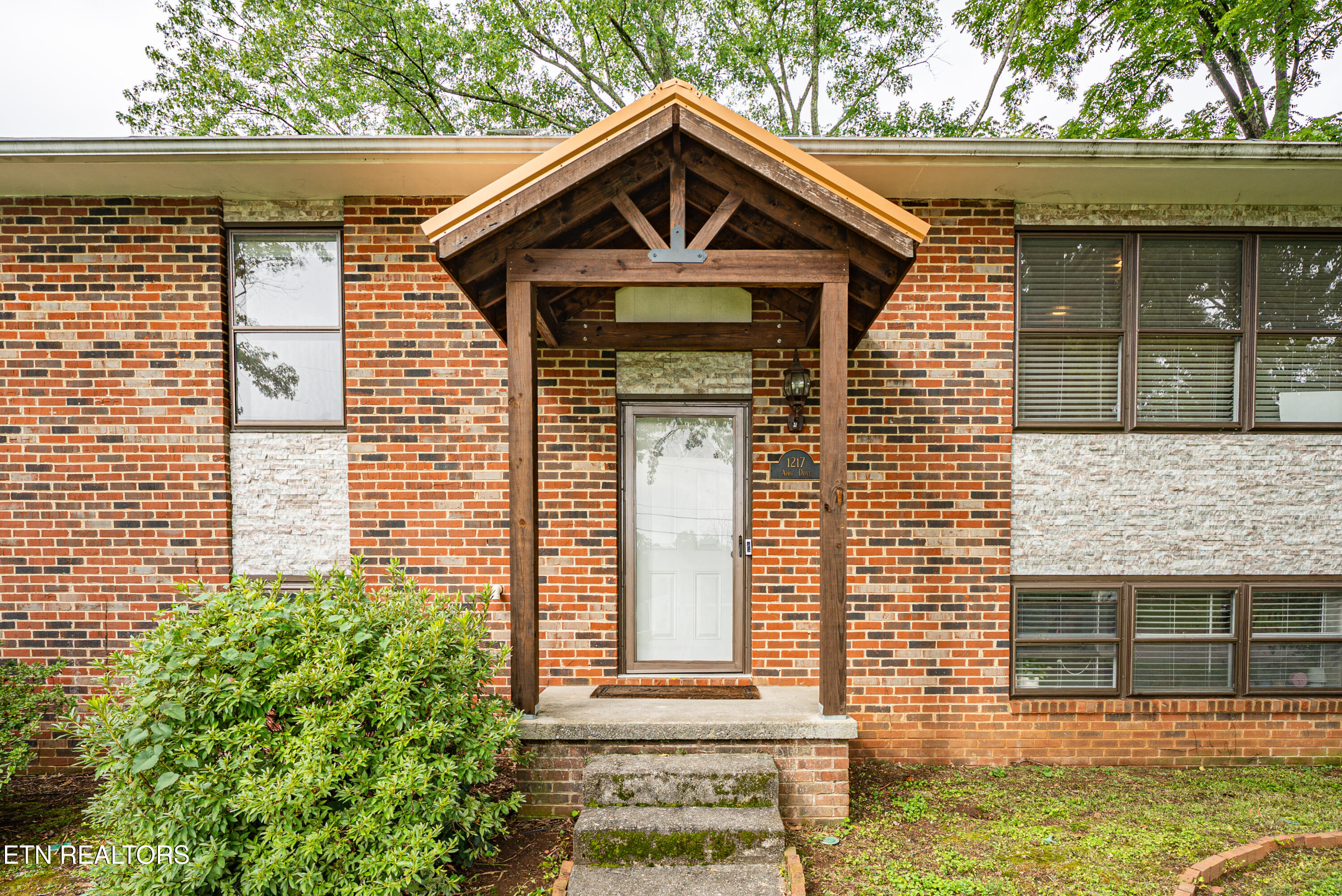 1217 April Drive Knoxville TN 37919
