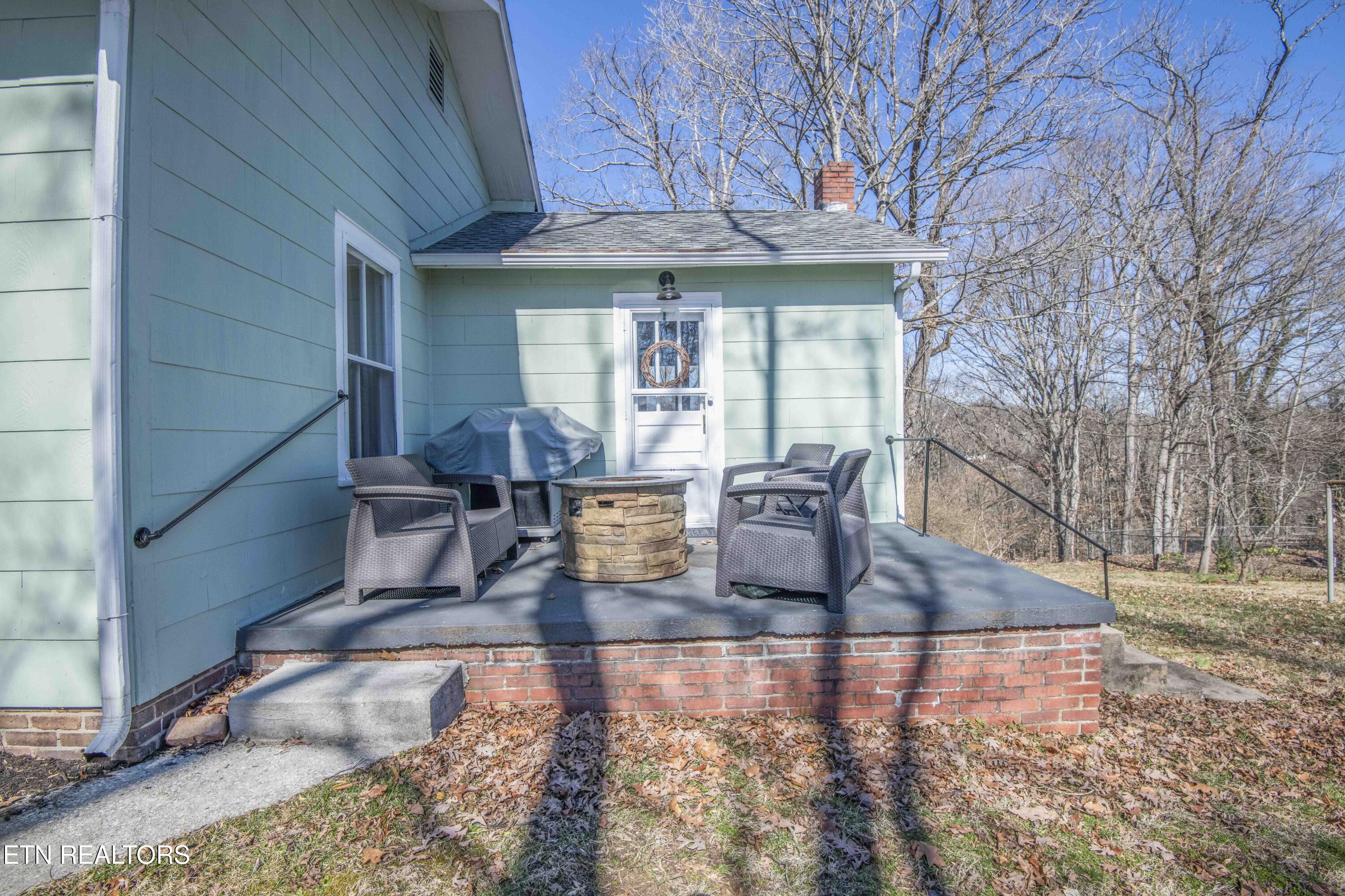 400 Maple Street Clinton TN 37716