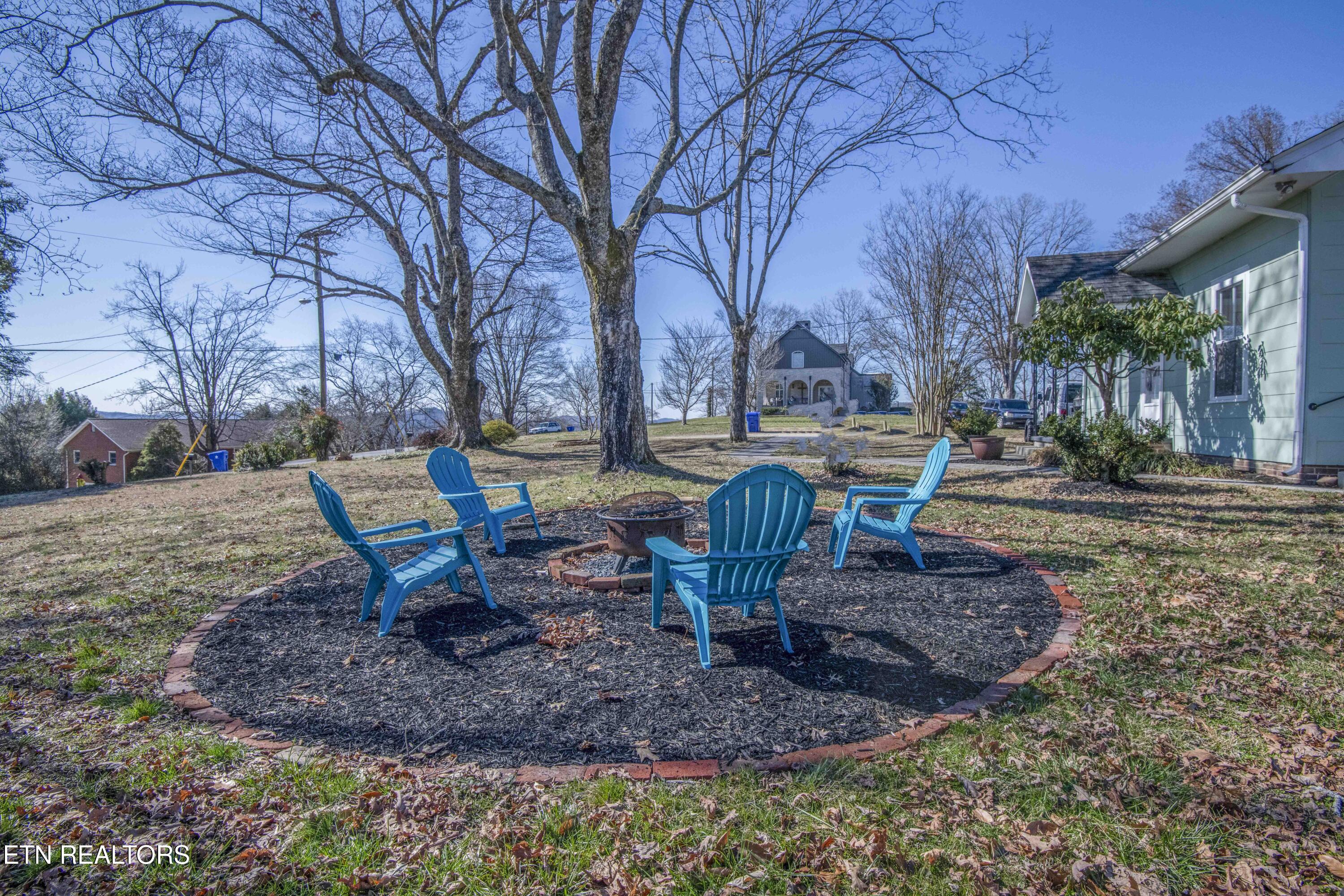 400 Maple Street Clinton TN 37716