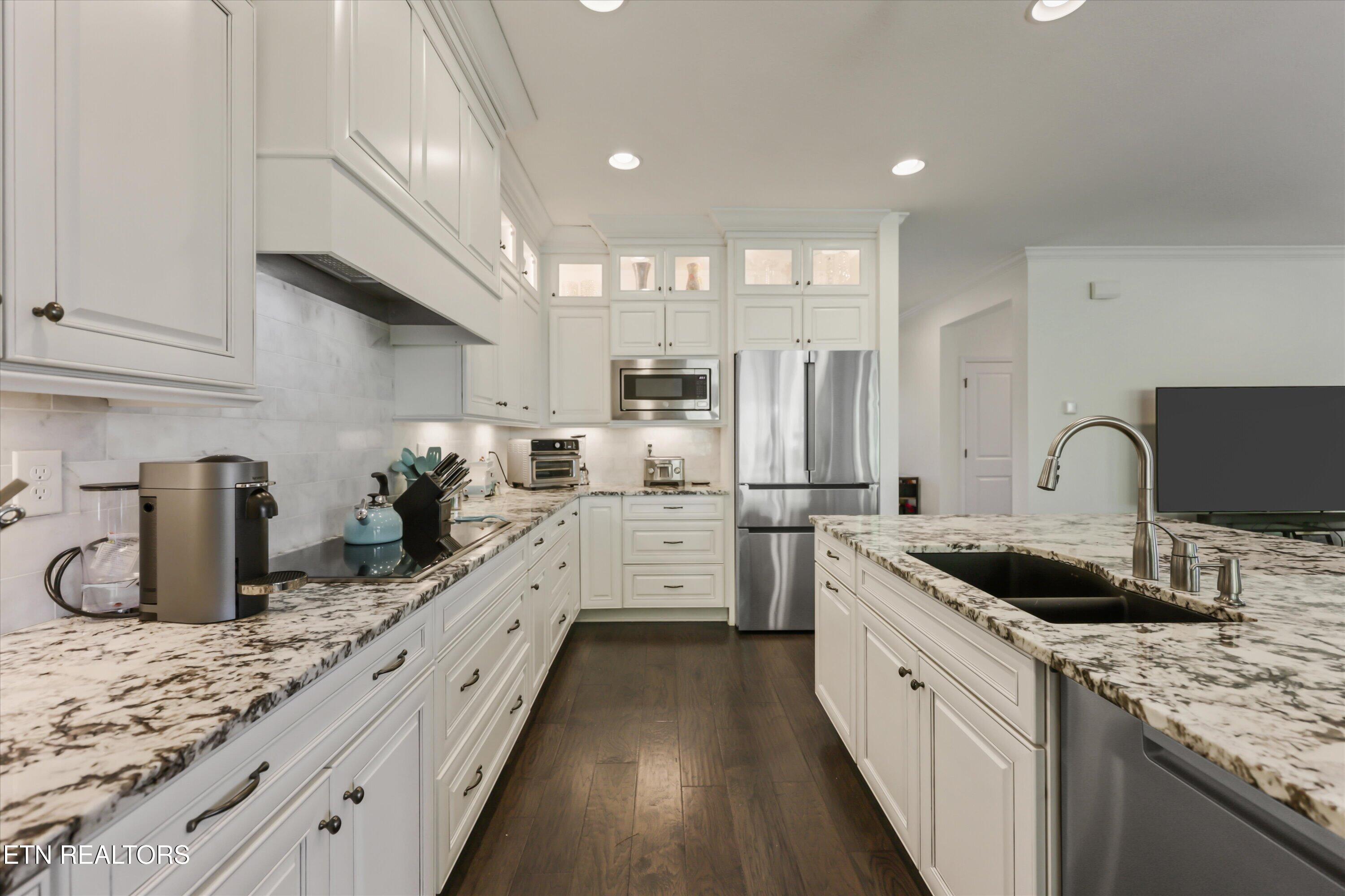 1832 English Ivy Lane Knoxville TN 37932