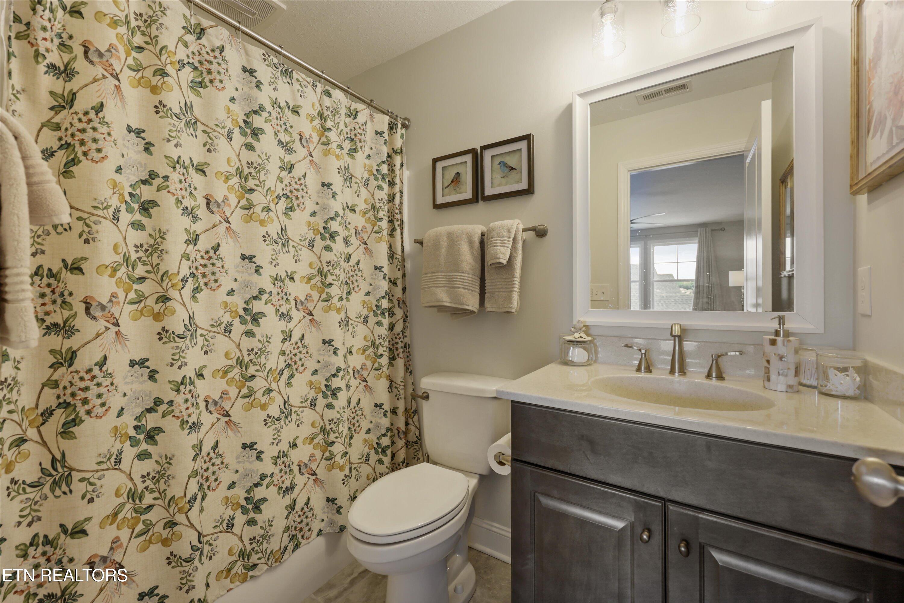 1832 English Ivy Lane Knoxville TN 37932