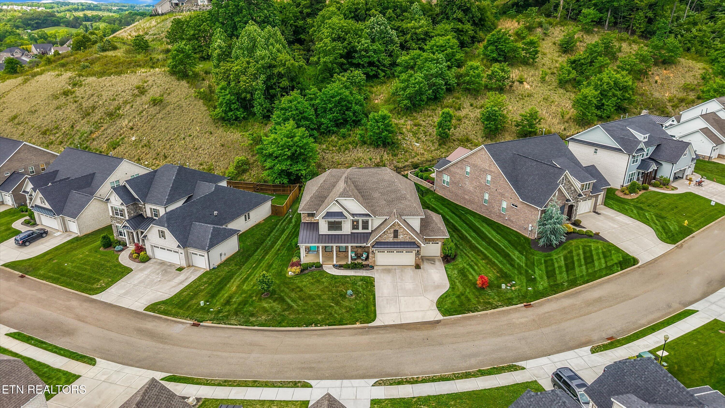 1832 English Ivy Lane Knoxville TN 37932