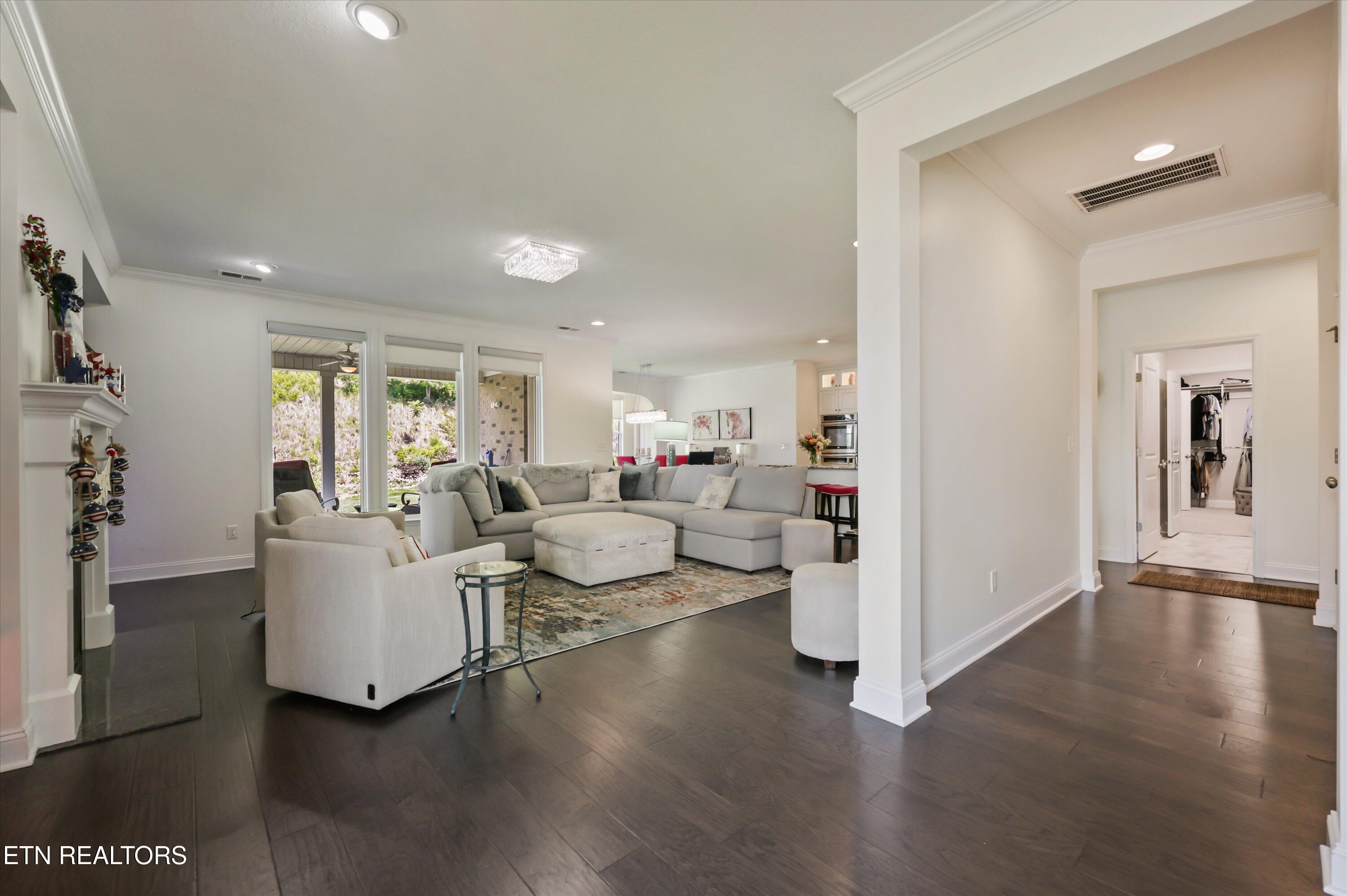 1832 English Ivy Lane Knoxville TN 37932