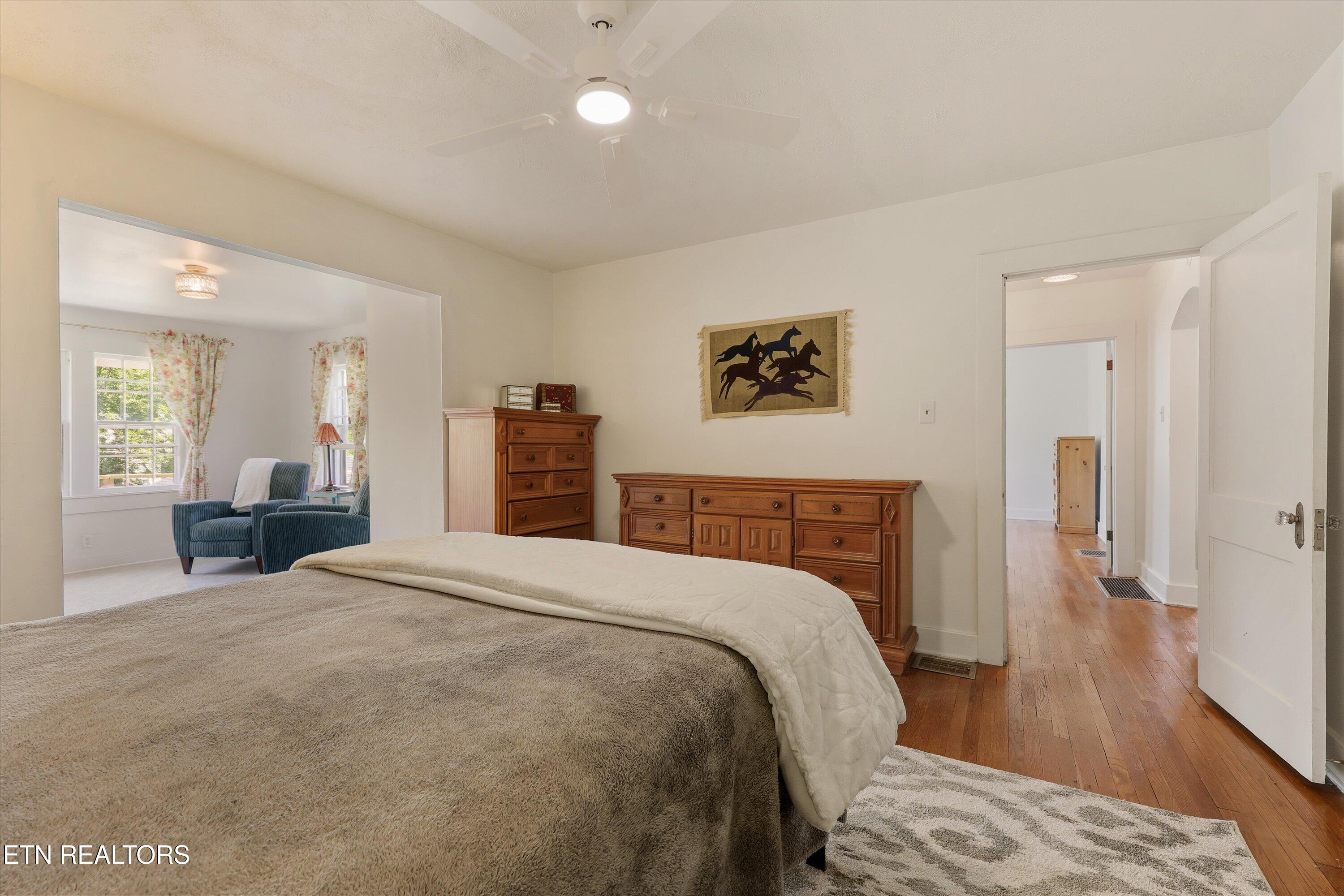5417 Jacksboro Pike Knoxville TN 37918