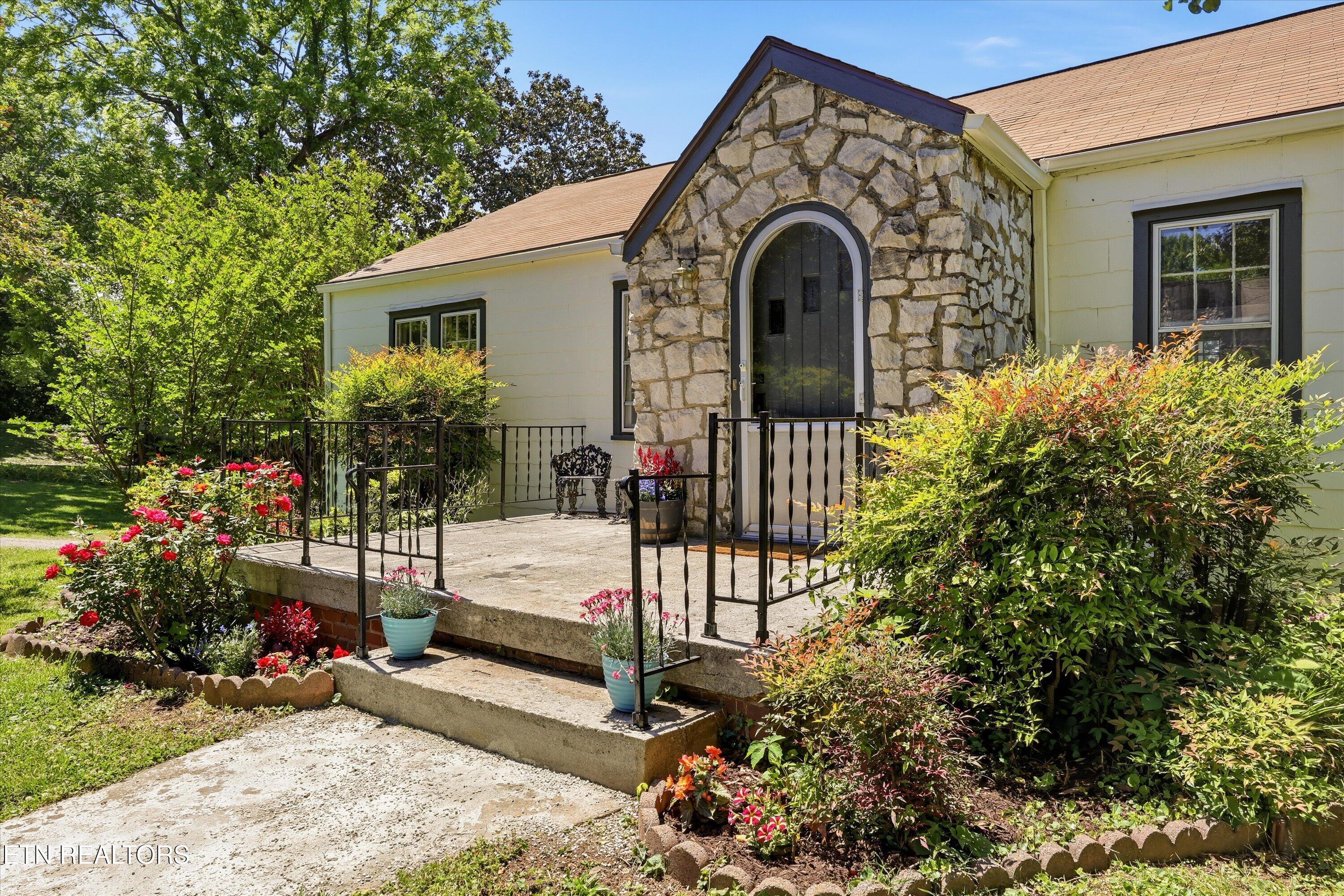 5417 Jacksboro Pike Knoxville TN 37918