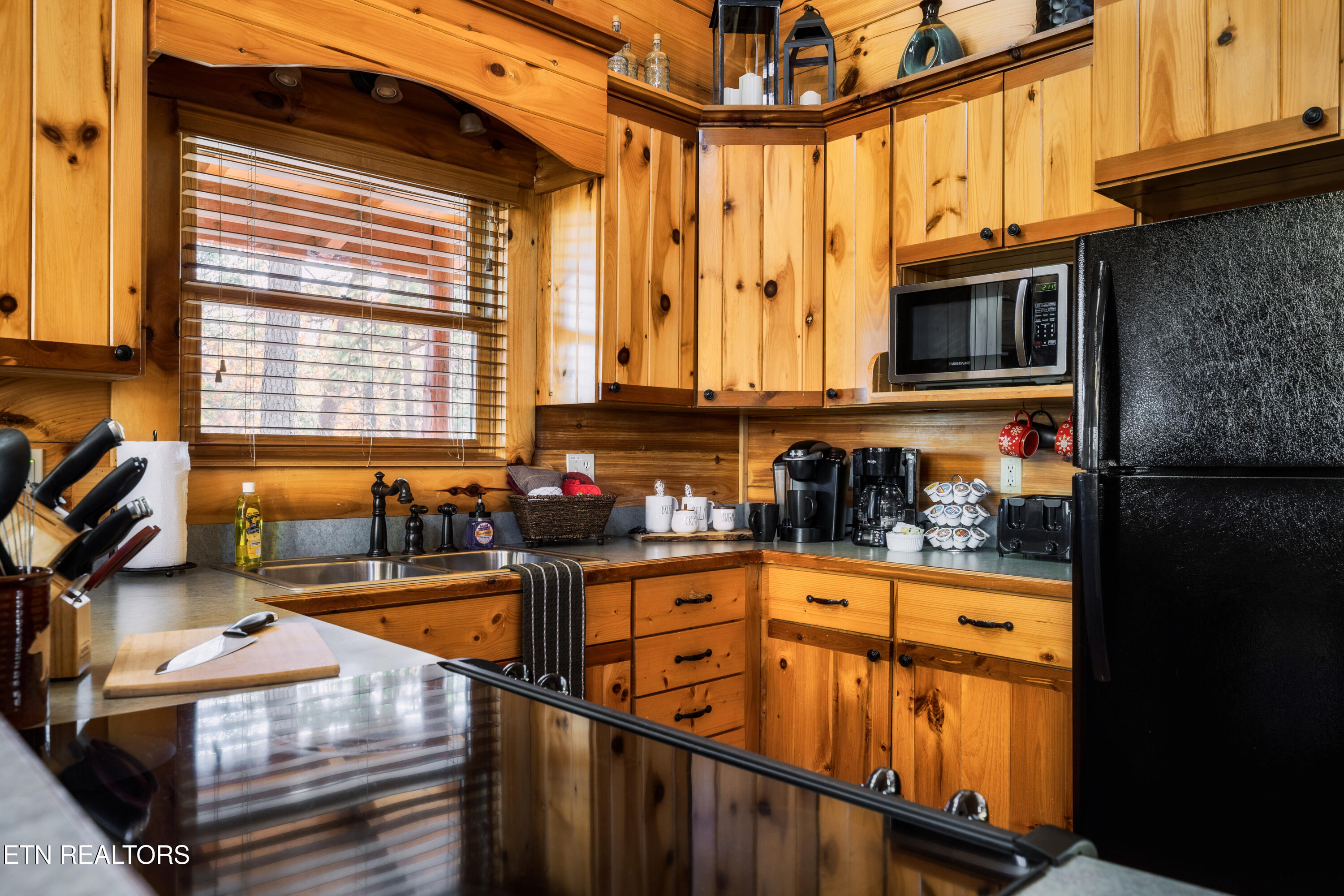 2017 Smoky Cove Road Sevierville TN 37876