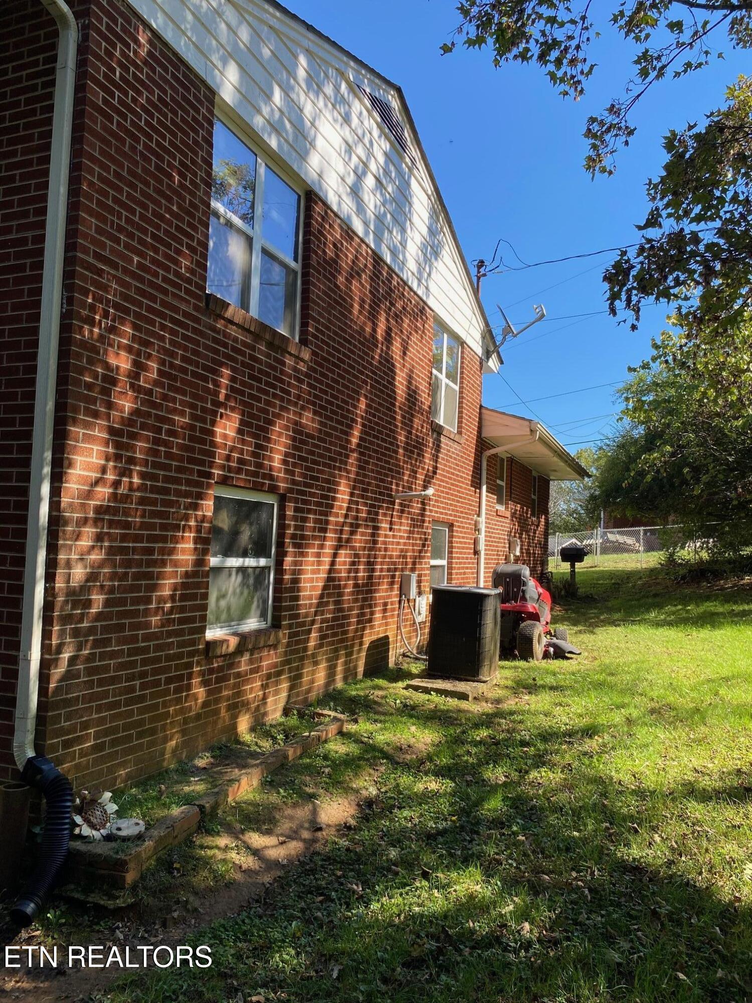 1011 Honeysuckle Drive Newport TN 37821