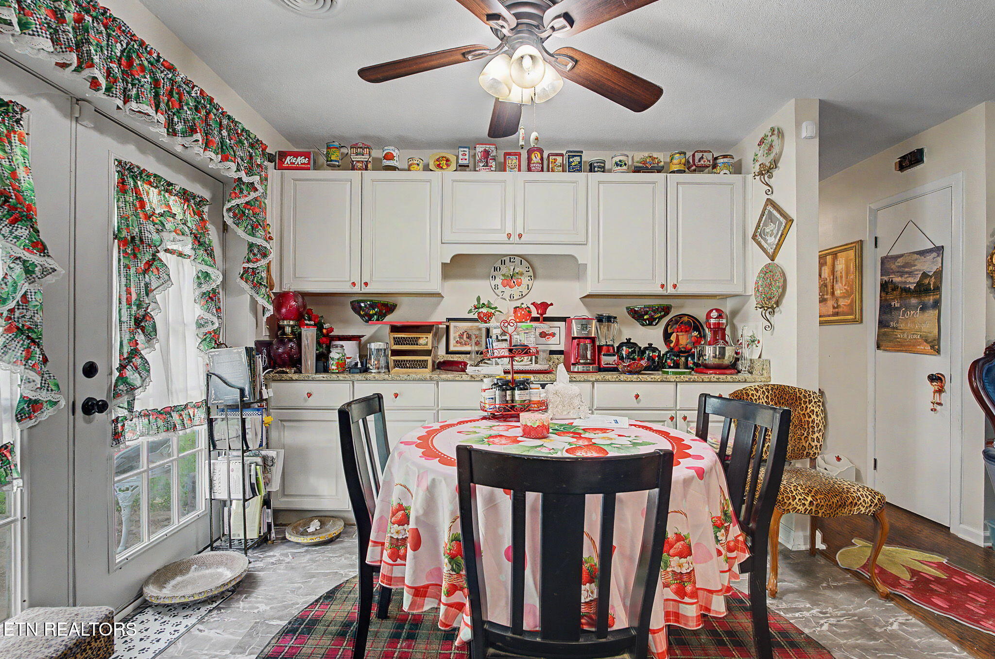 324 Fenway Drive Pigeon Forge TN 37863