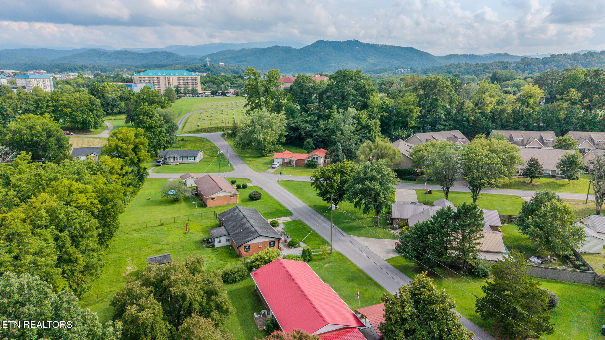 324 Fenway Drive Pigeon Forge TN 37863
