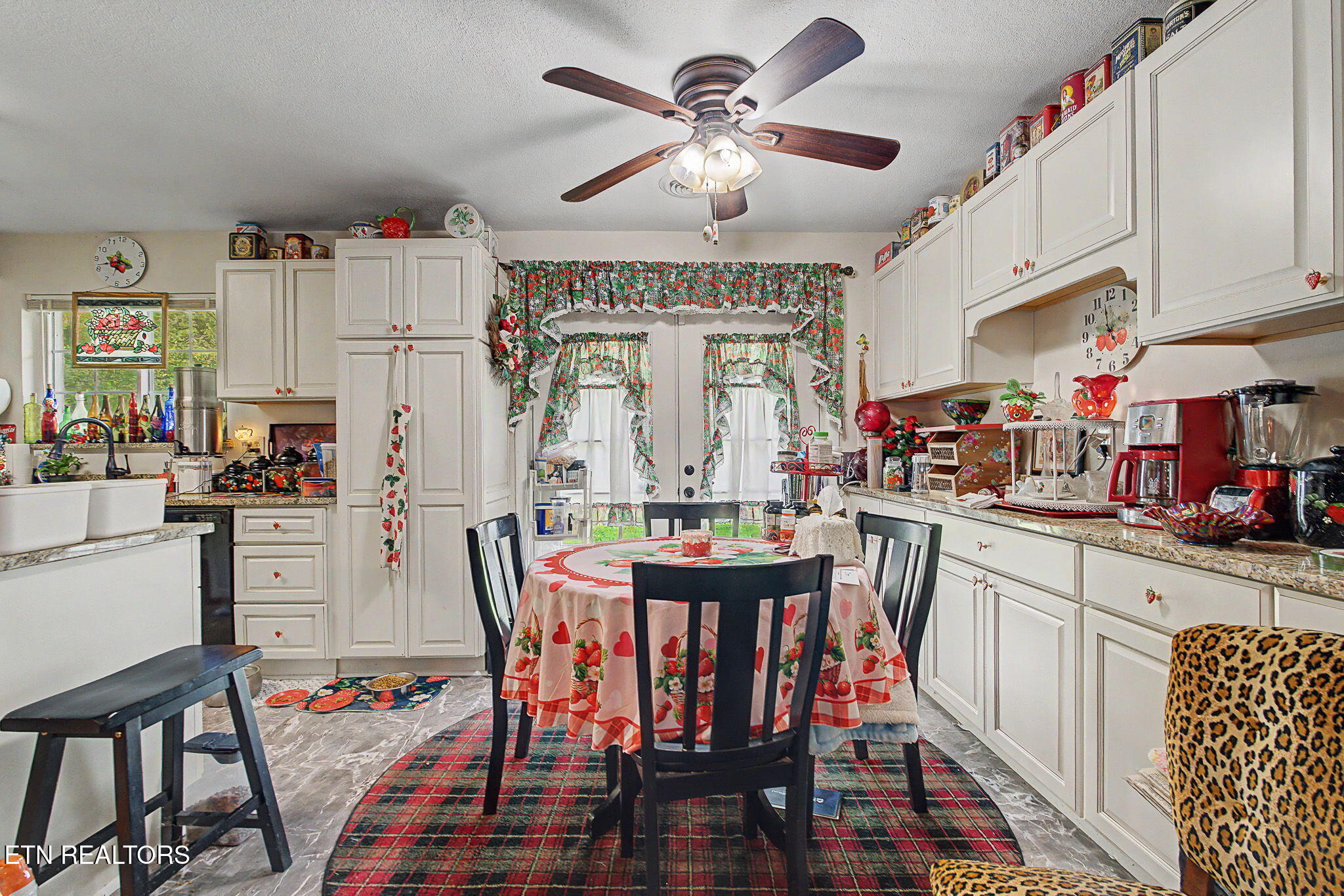 324 Fenway Drive Pigeon Forge TN 37863