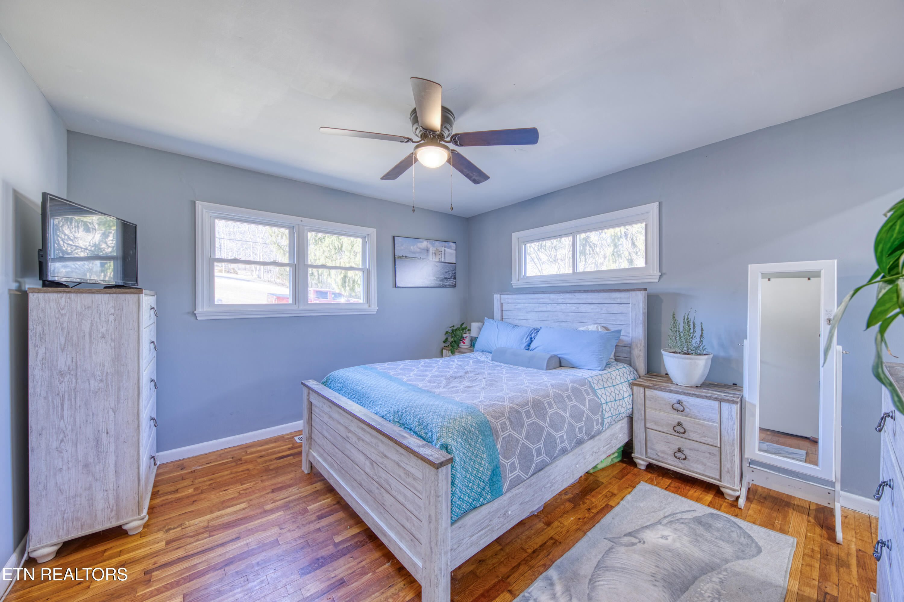 903 E Cross Road Dandridge TN 37725