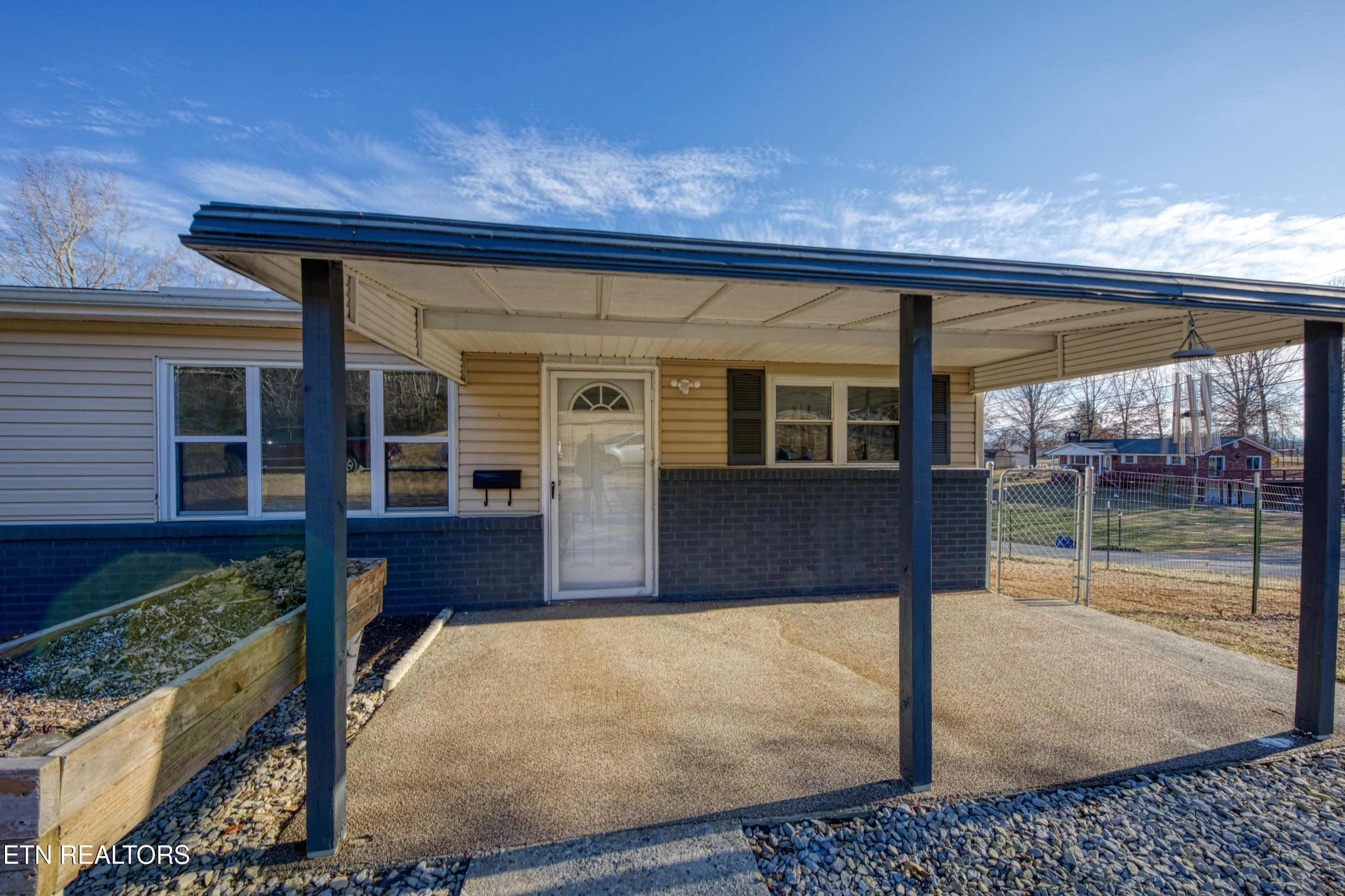 903 E Cross Road Dandridge TN 37725