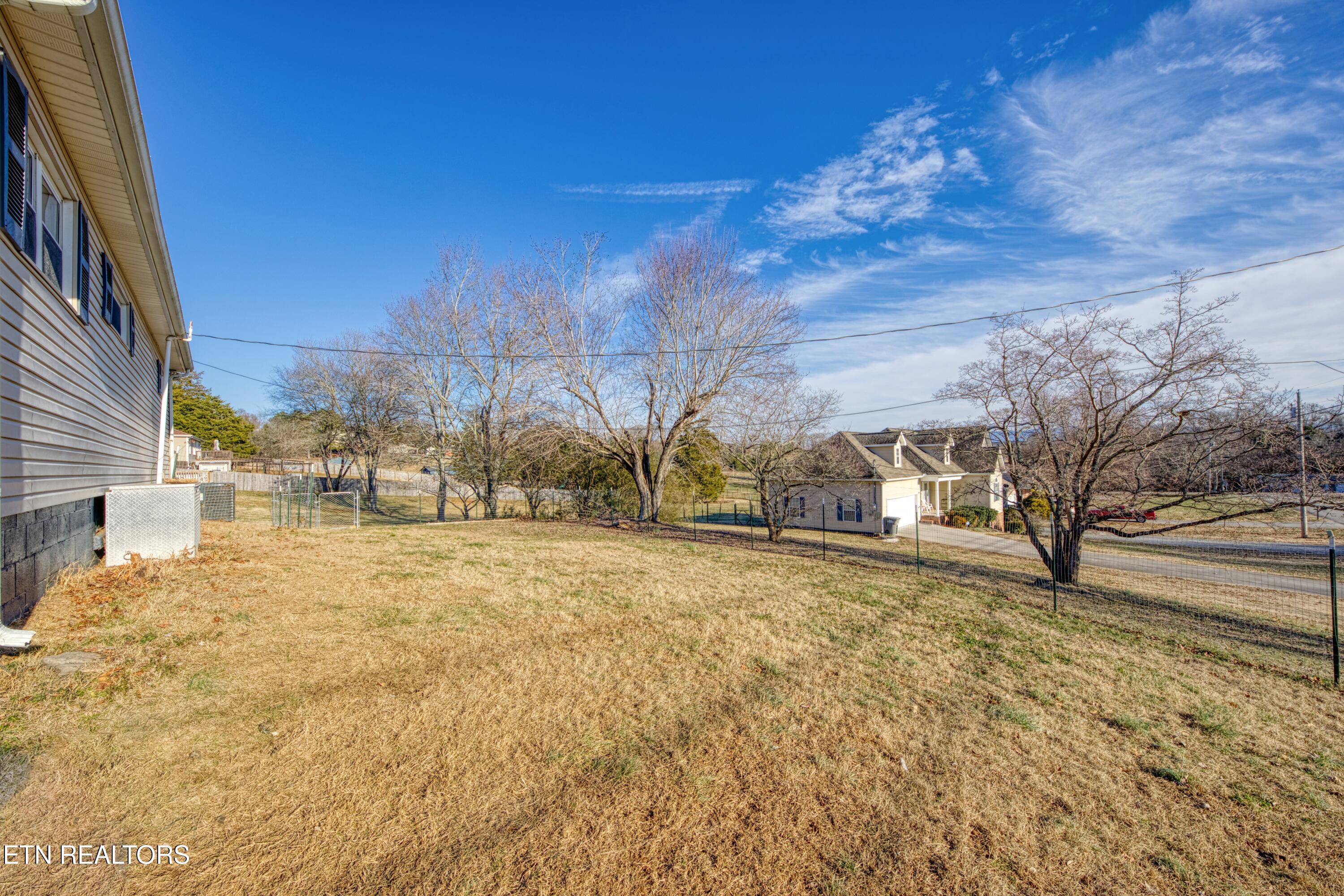 903 E Cross Road Dandridge TN 37725