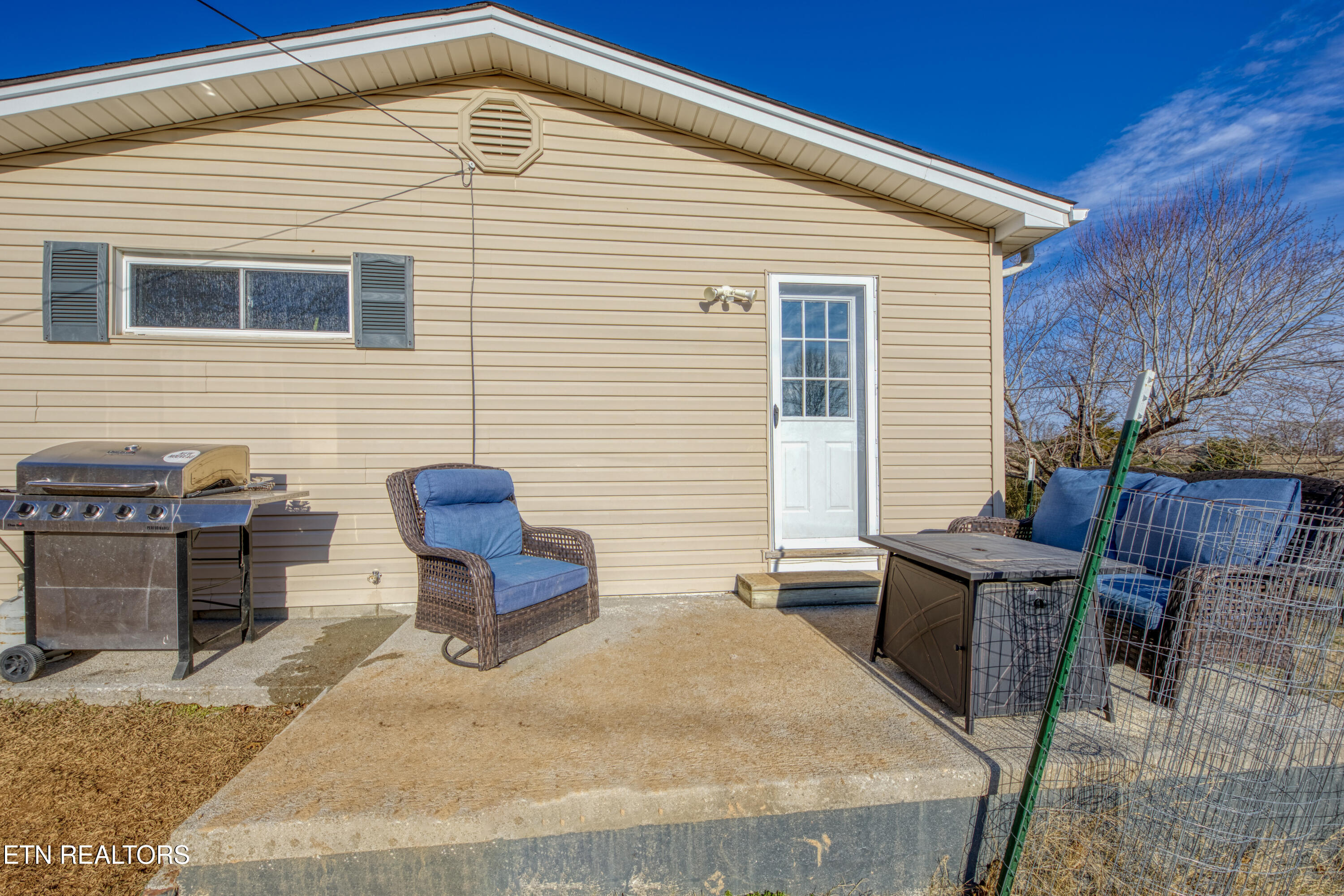 903 E Cross Road Dandridge TN 37725