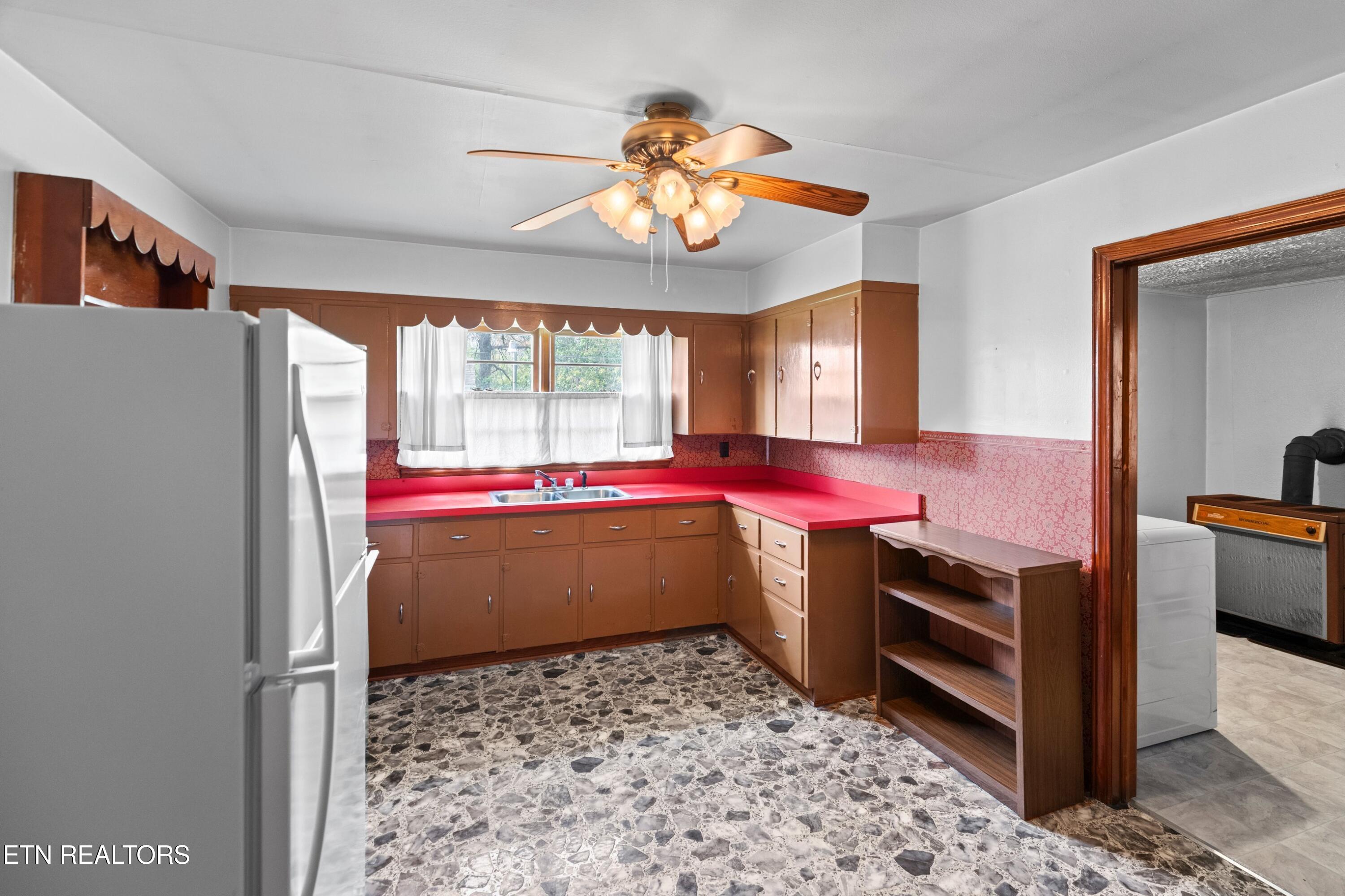 3003 Jane Street White Pine TN 37890