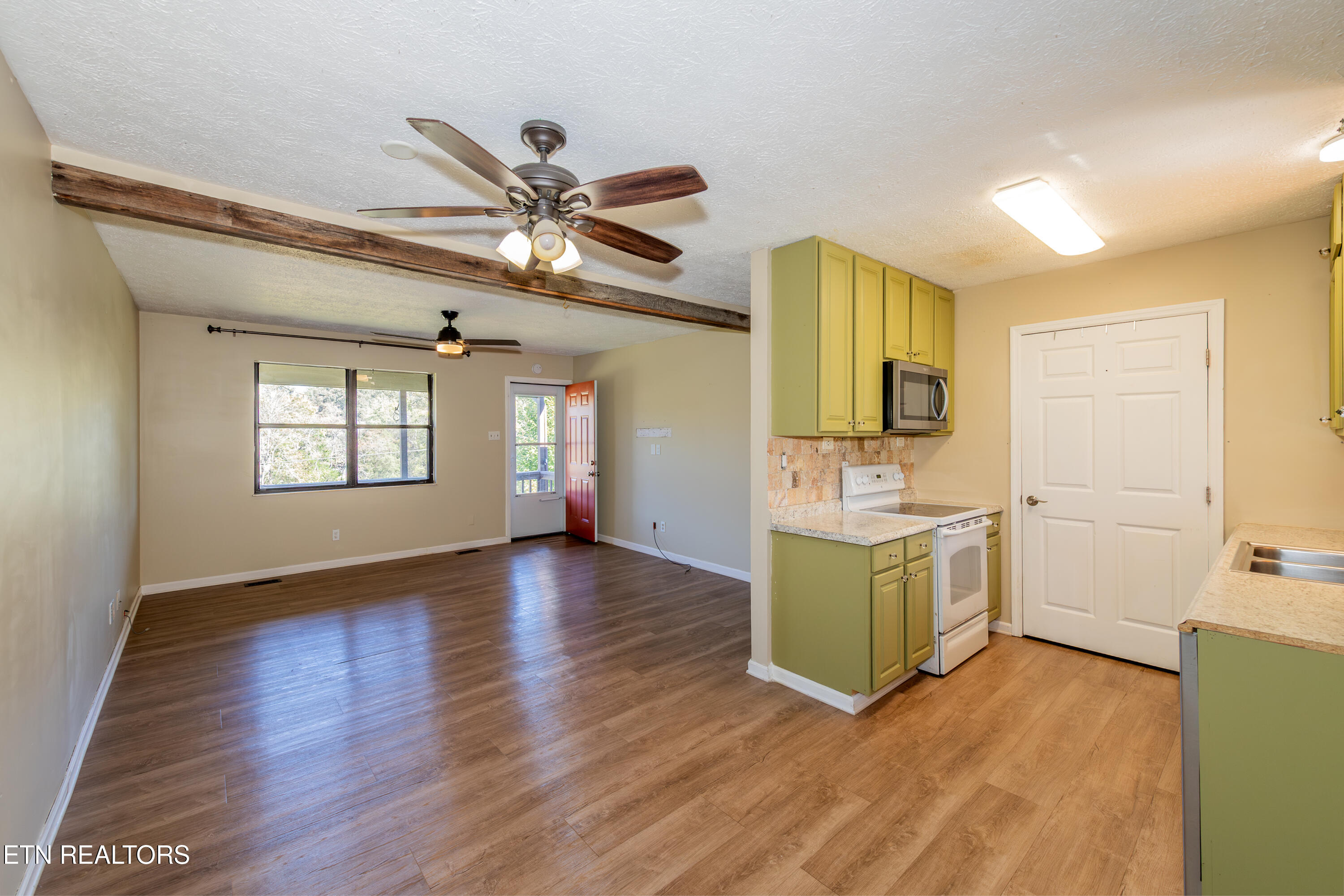 759 Laurel Road Clinton TN 37716
