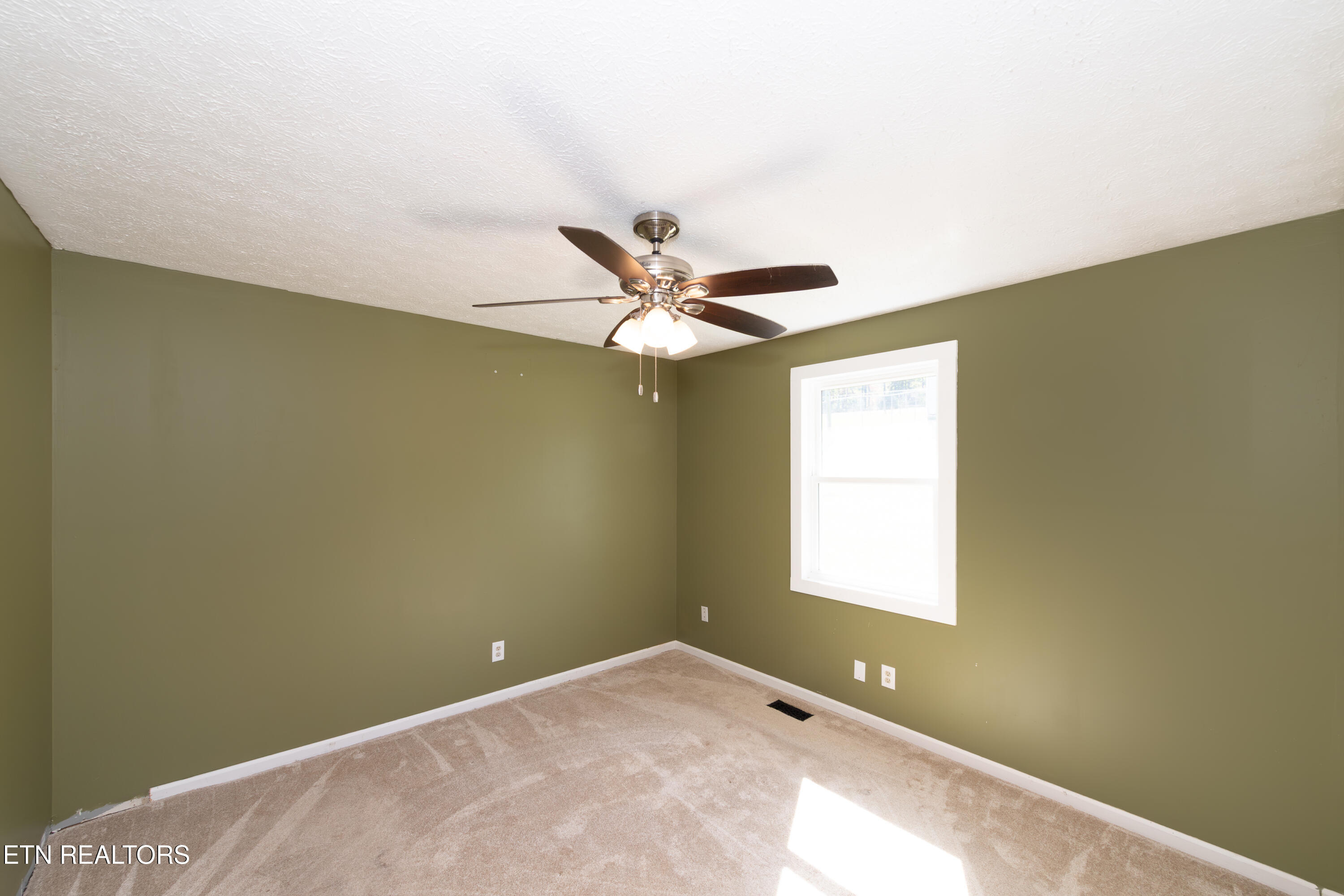 759 Laurel Road Clinton TN 37716