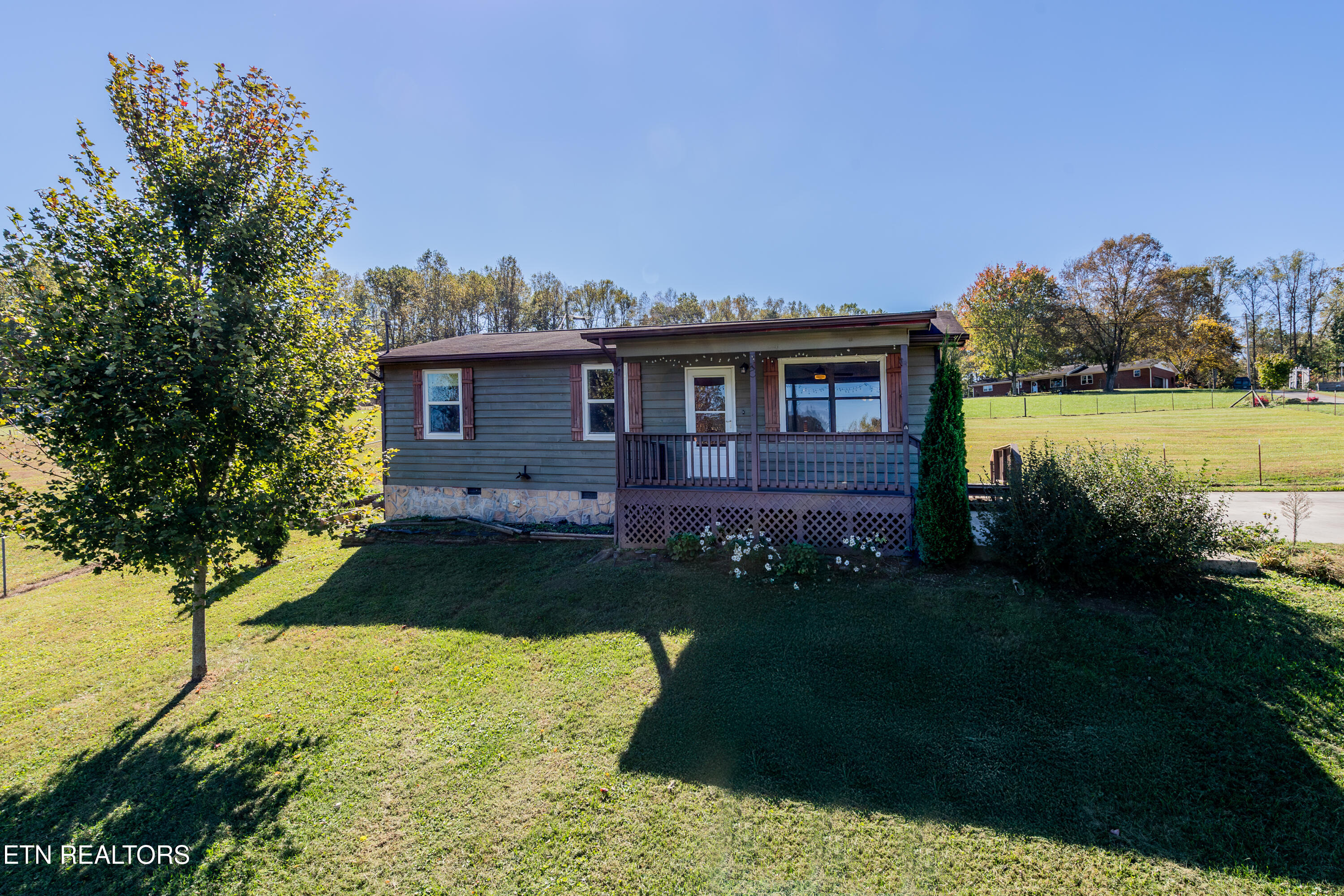 759 Laurel Road Clinton TN 37716