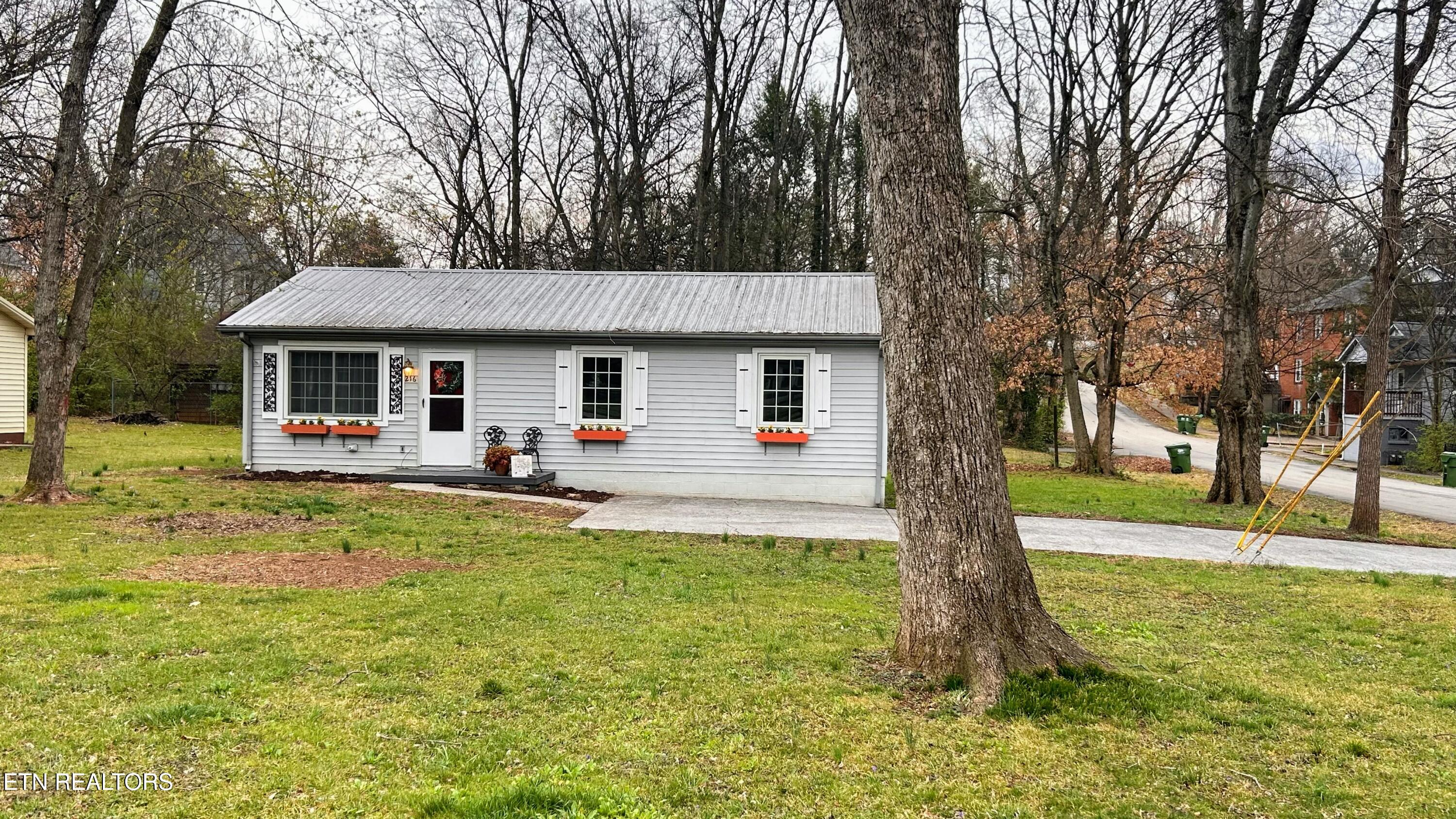 216 Stanley Avenue Maryville TN 37803