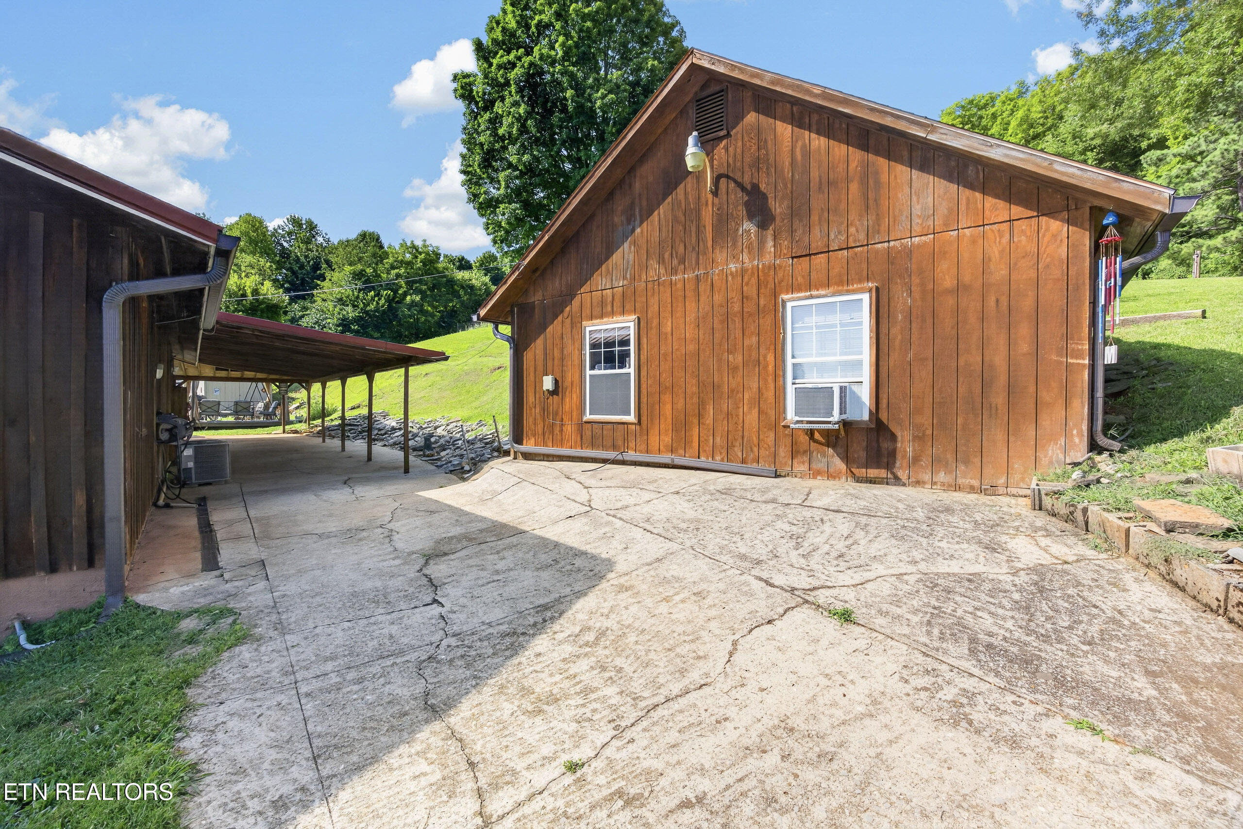 955 Livingston Boat Dock Road Allons TN 38541