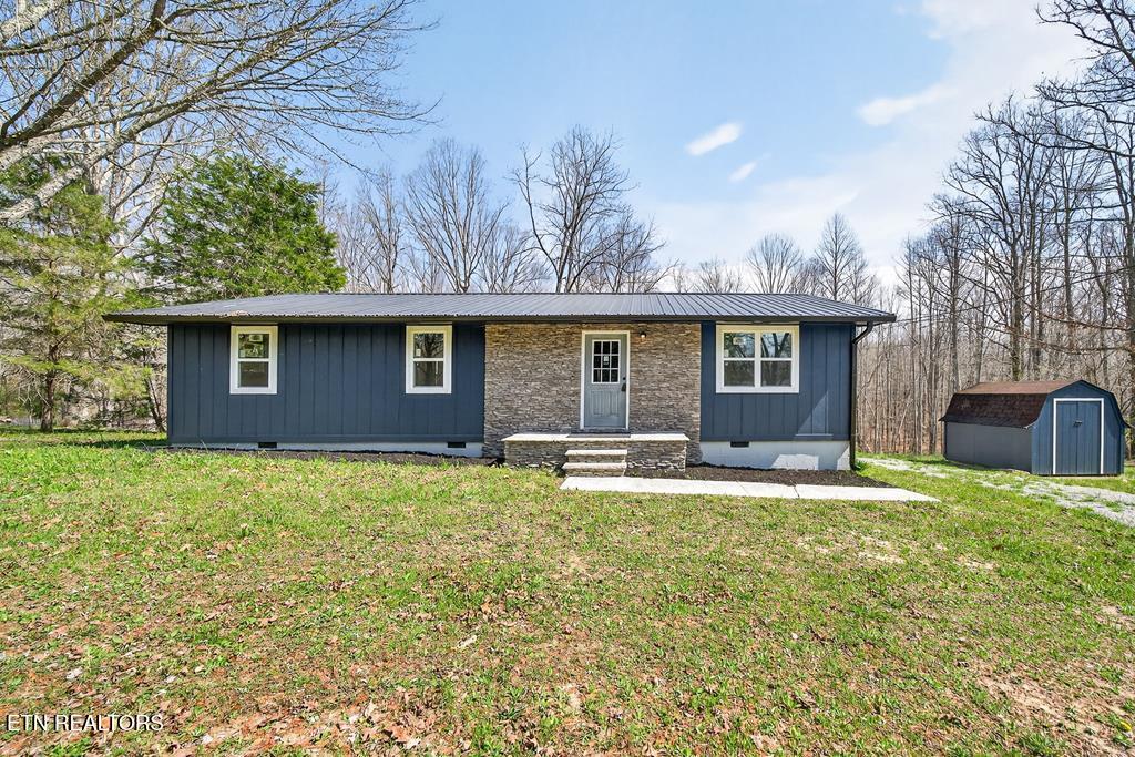 121 Twin Oaks Road Pikeville TN 37367