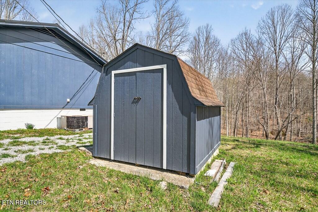 121 Twin Oaks Road Pikeville TN 37367