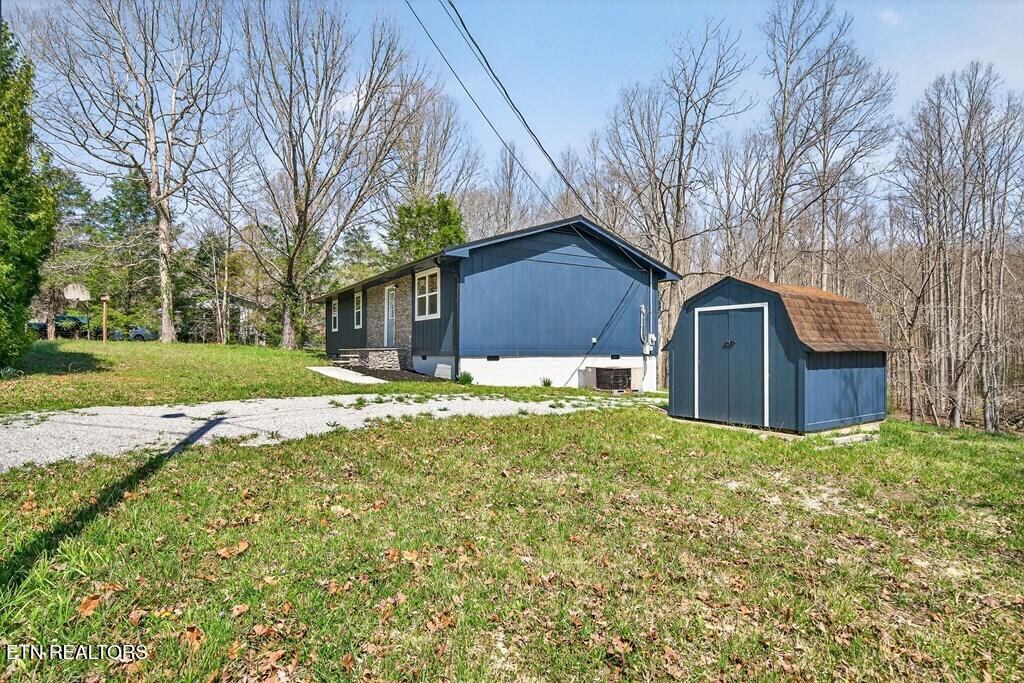 121 Twin Oaks Road Pikeville TN 37367