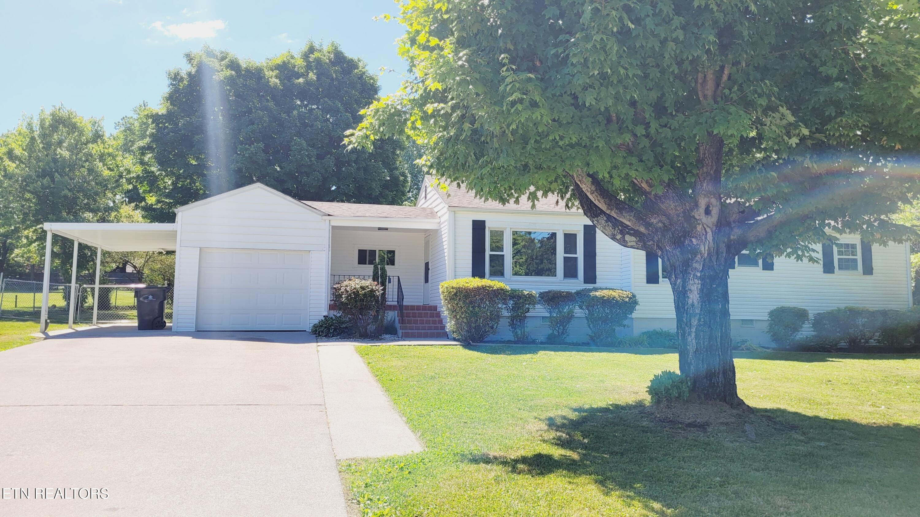 308 Naueda Drive Knoxville TN 37912