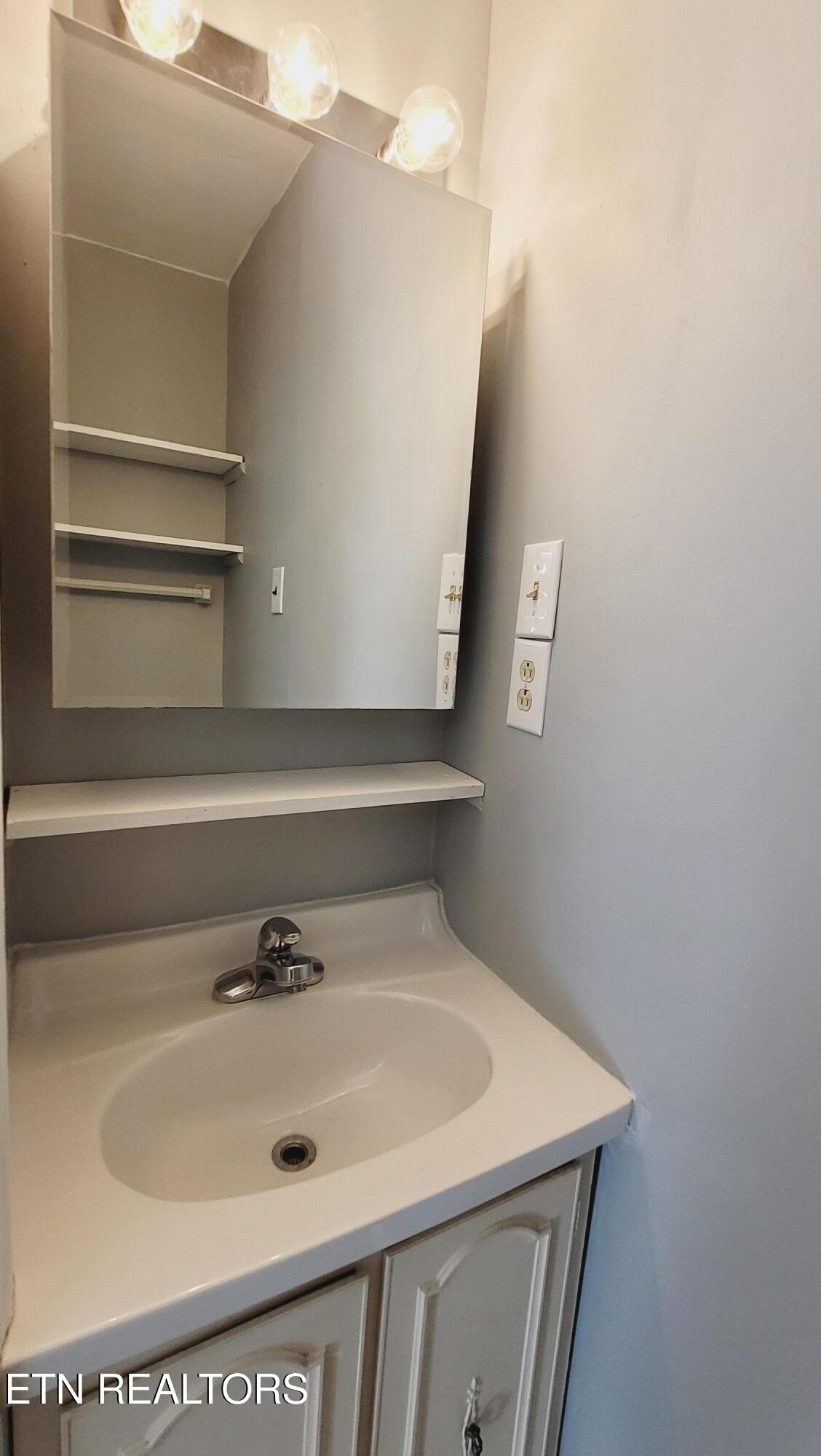 308 Naueda Drive Knoxville TN 37912