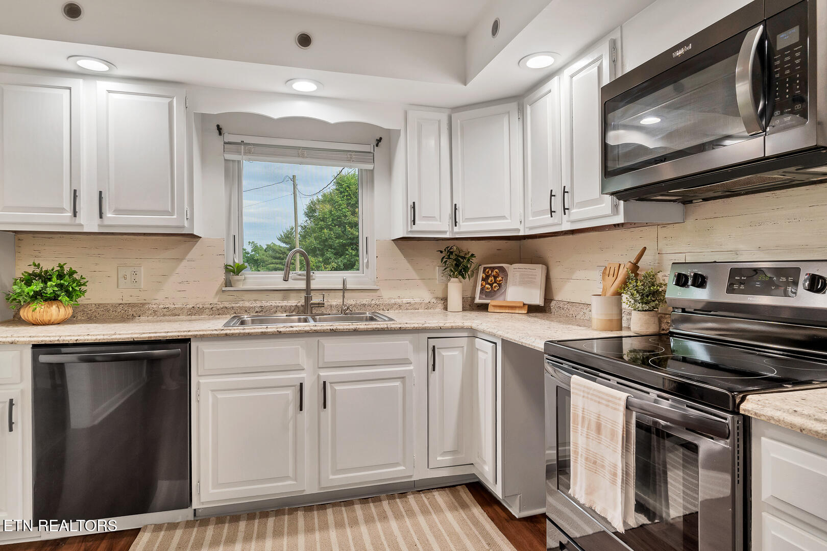 1533 Middlesettlements Road Maryville TN 37801
