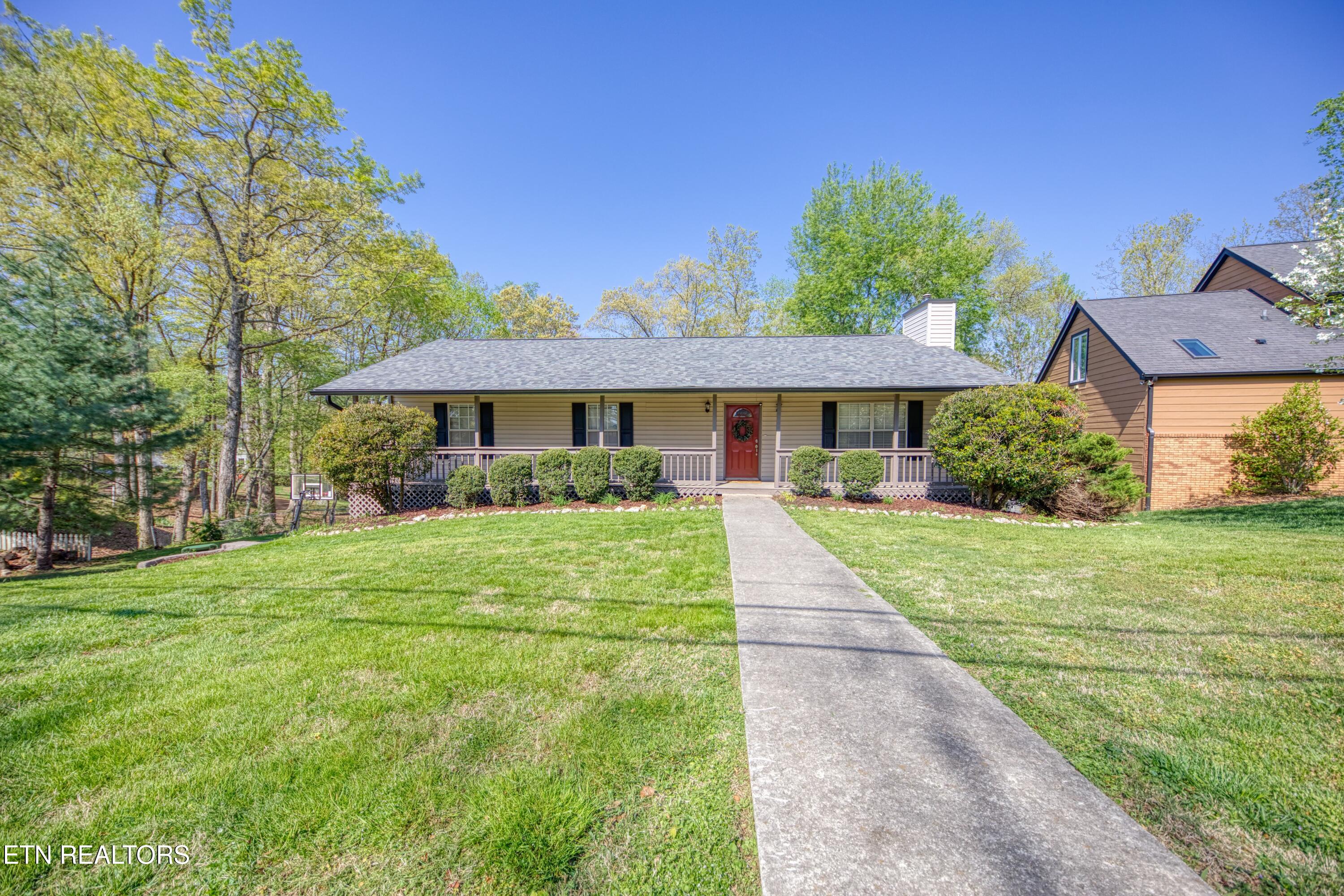 1532 N Courtney Oak Lane Knoxville TN 37938
