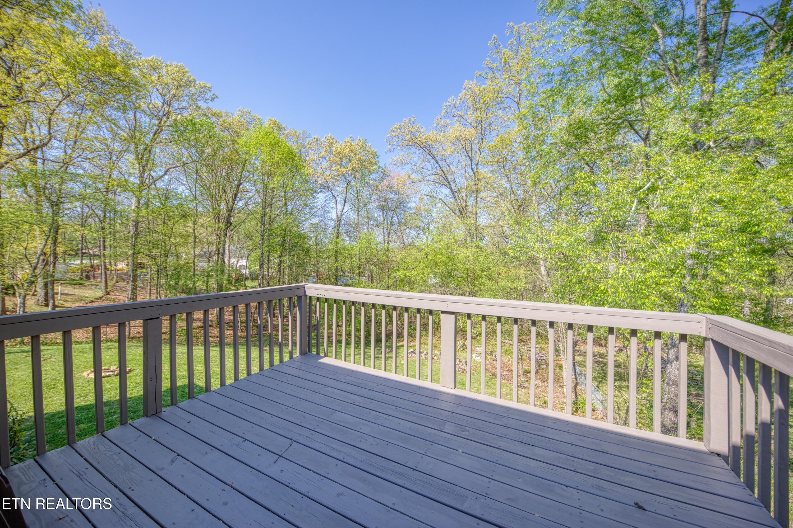 1532 N Courtney Oak Lane Knoxville TN 37938