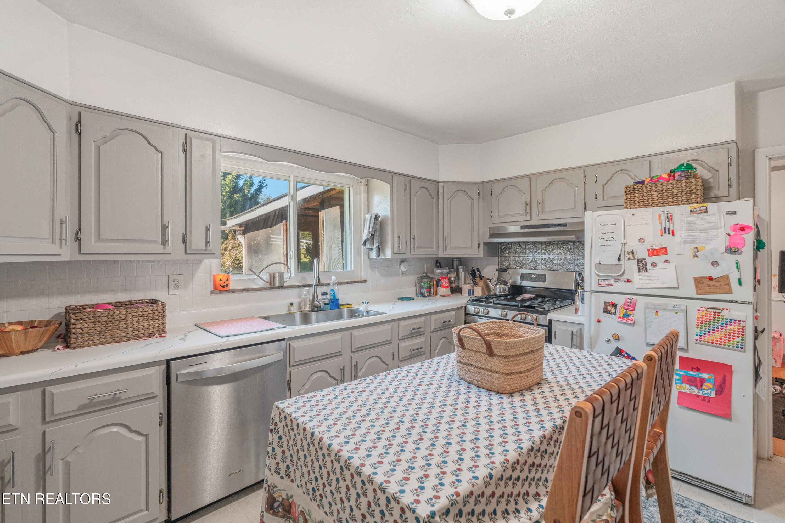 2001 Radiance Drive Knoxville TN 37912