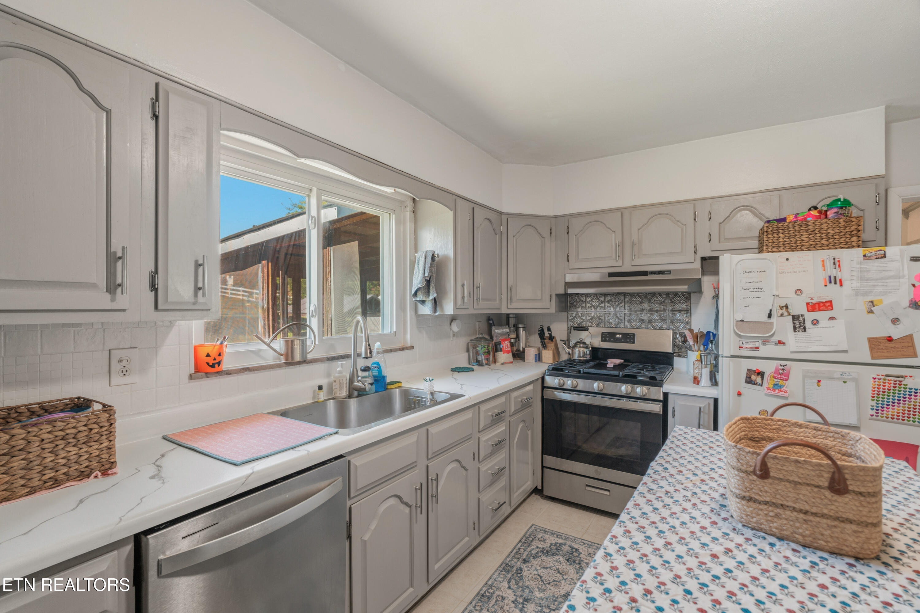 2001 Radiance Drive Knoxville TN 37912