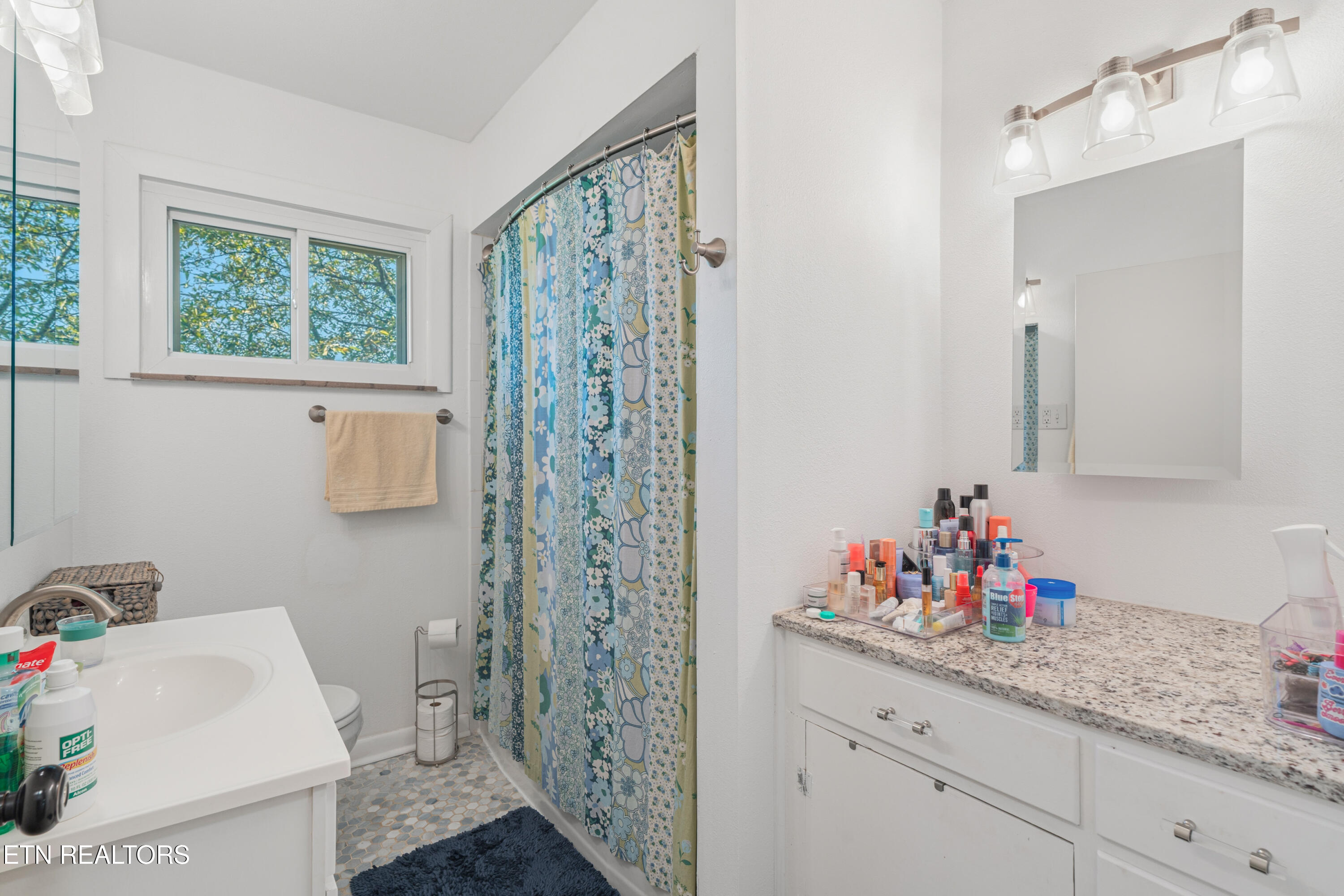 2001 Radiance Drive Knoxville TN 37912