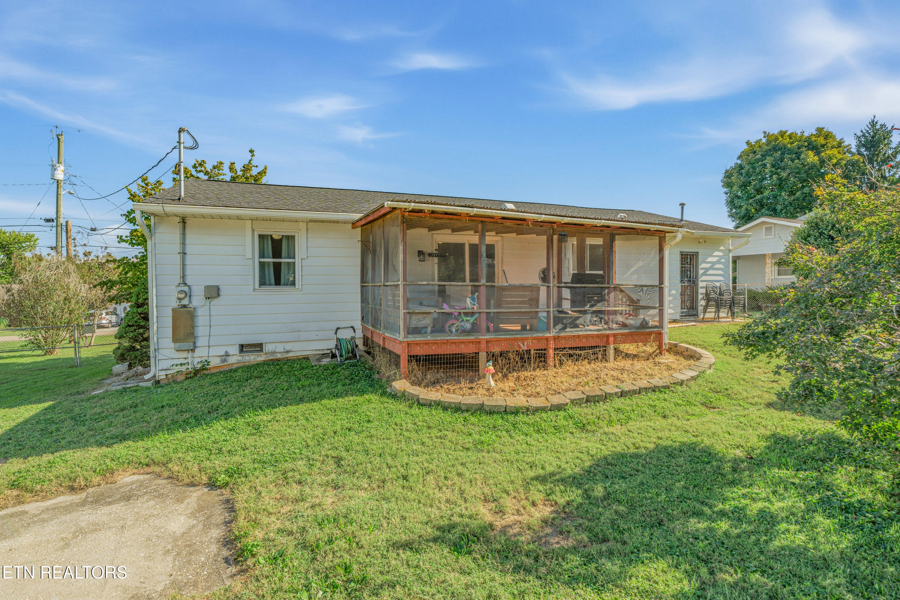 2001 Radiance Drive Knoxville TN 37912