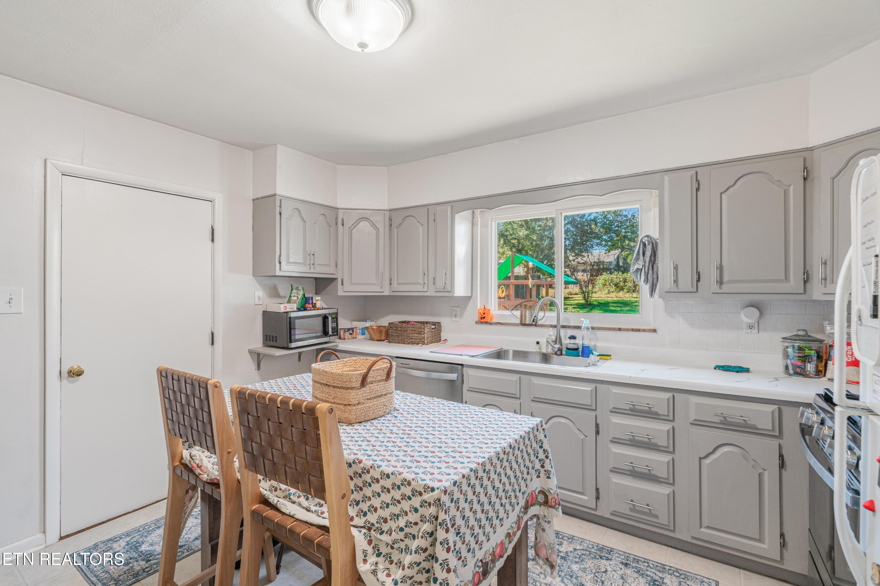 2001 Radiance Drive Knoxville TN 37912