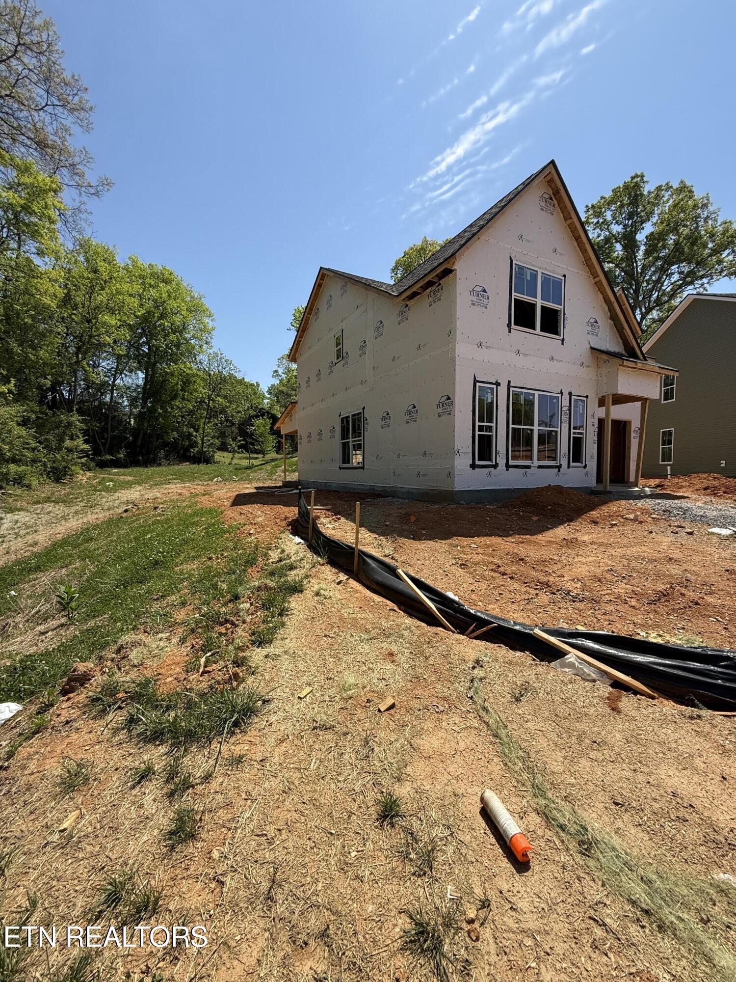 502 8th Avenue Lenoir City TN 37771