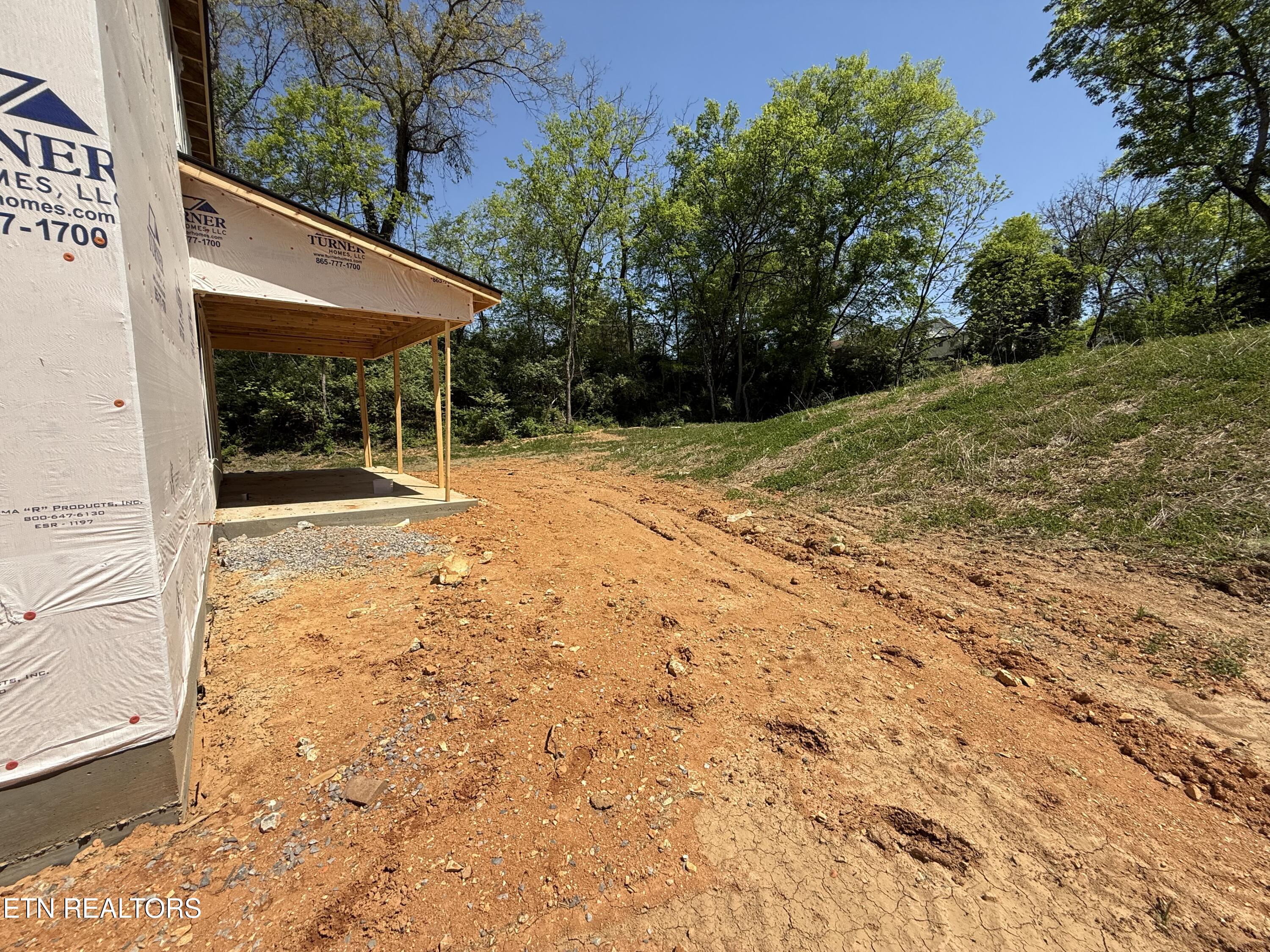 502 8th Avenue Lenoir City TN 37771