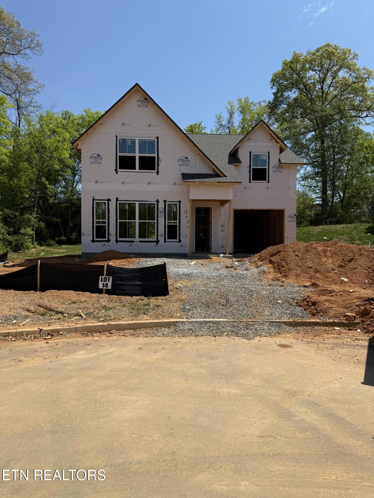 502 8th Avenue Lenoir City TN 37771