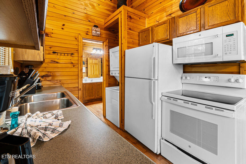 614 Hillbilly Haven Way Gatlinburg TN 37738