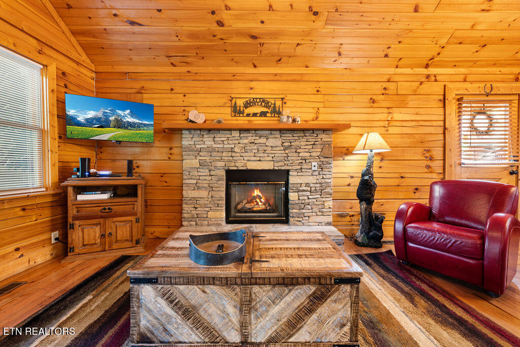 614 Hillbilly Haven Way Gatlinburg TN 37738