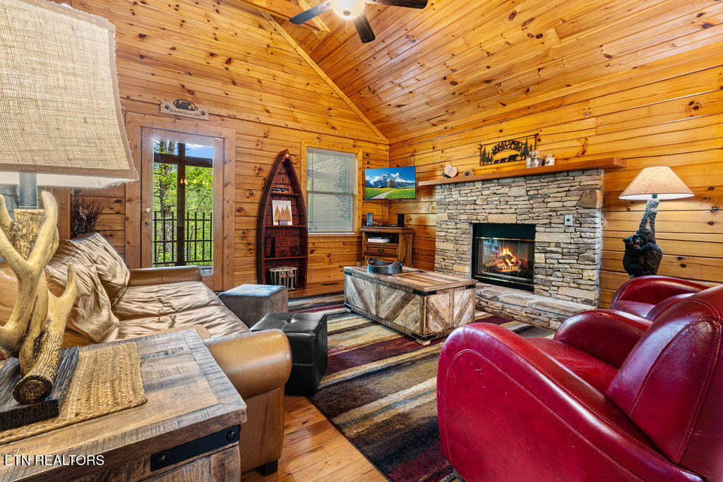 614 Hillbilly Haven Way Gatlinburg TN 37738